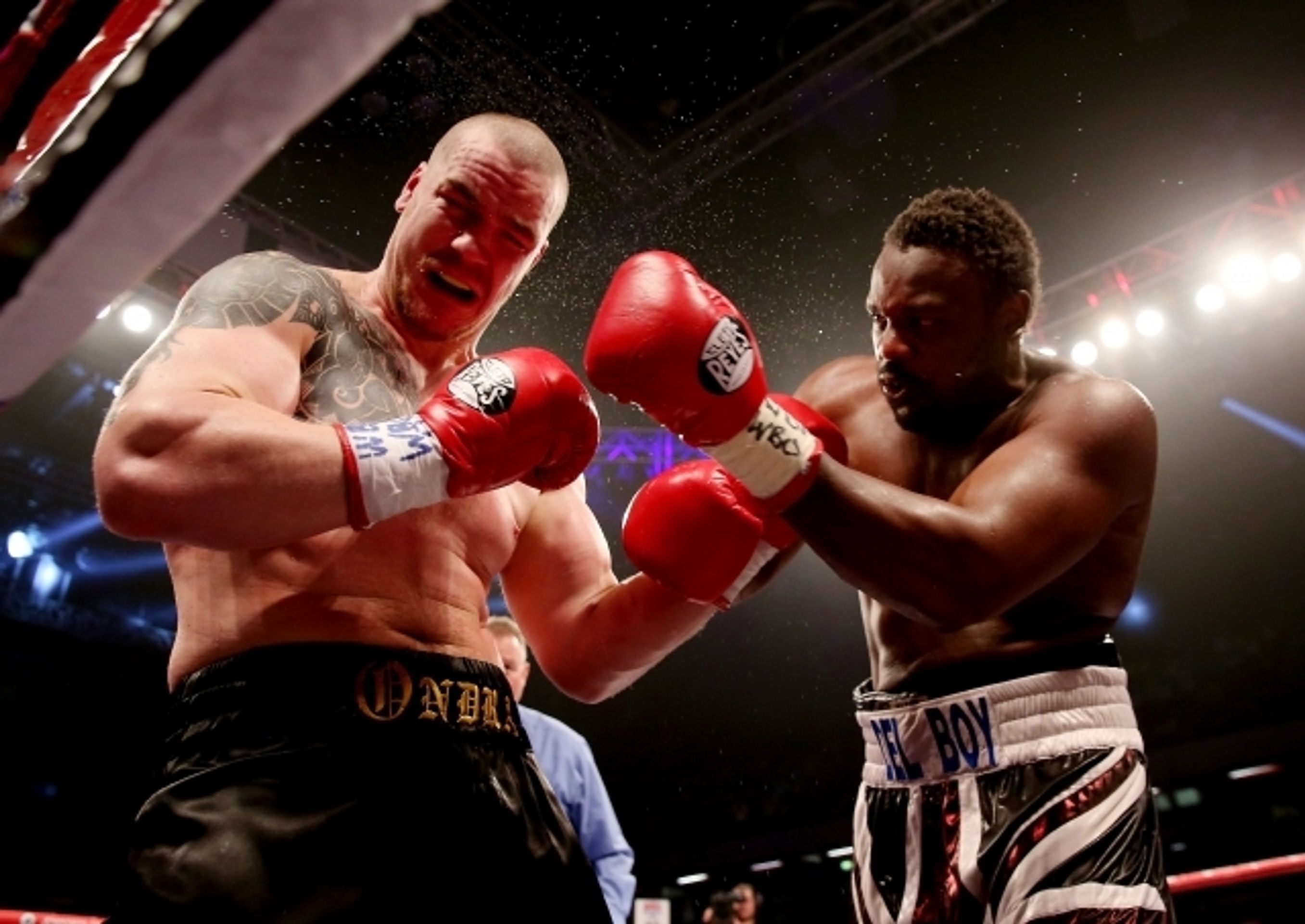Ondřej Pála vs. Dereck Chisora - 4 - GALERIE: Ondřej Pála vs. Dereck Chisora (4/9)