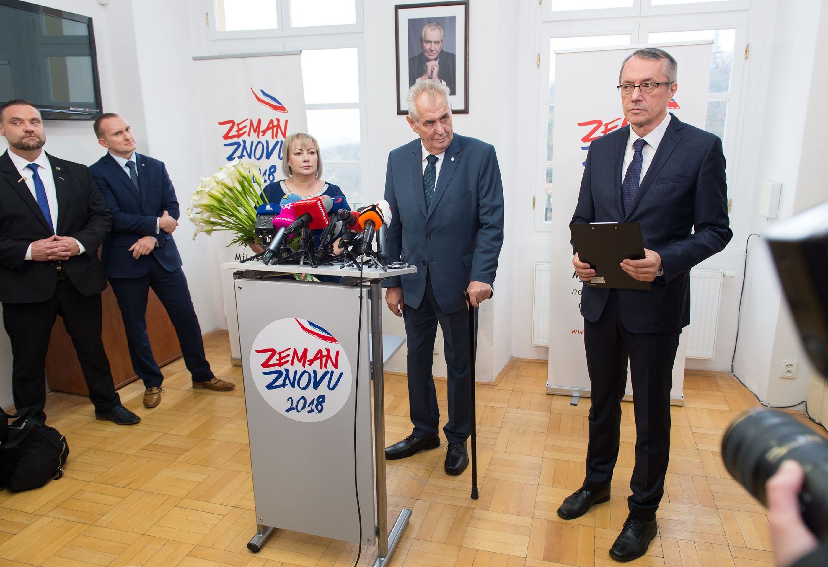 Miloš Zeman na tiskové konferenci ke své kandidatuře - 1 - GALERIE: Miloš Zeman promluvil o své kandidatuře (7/9)