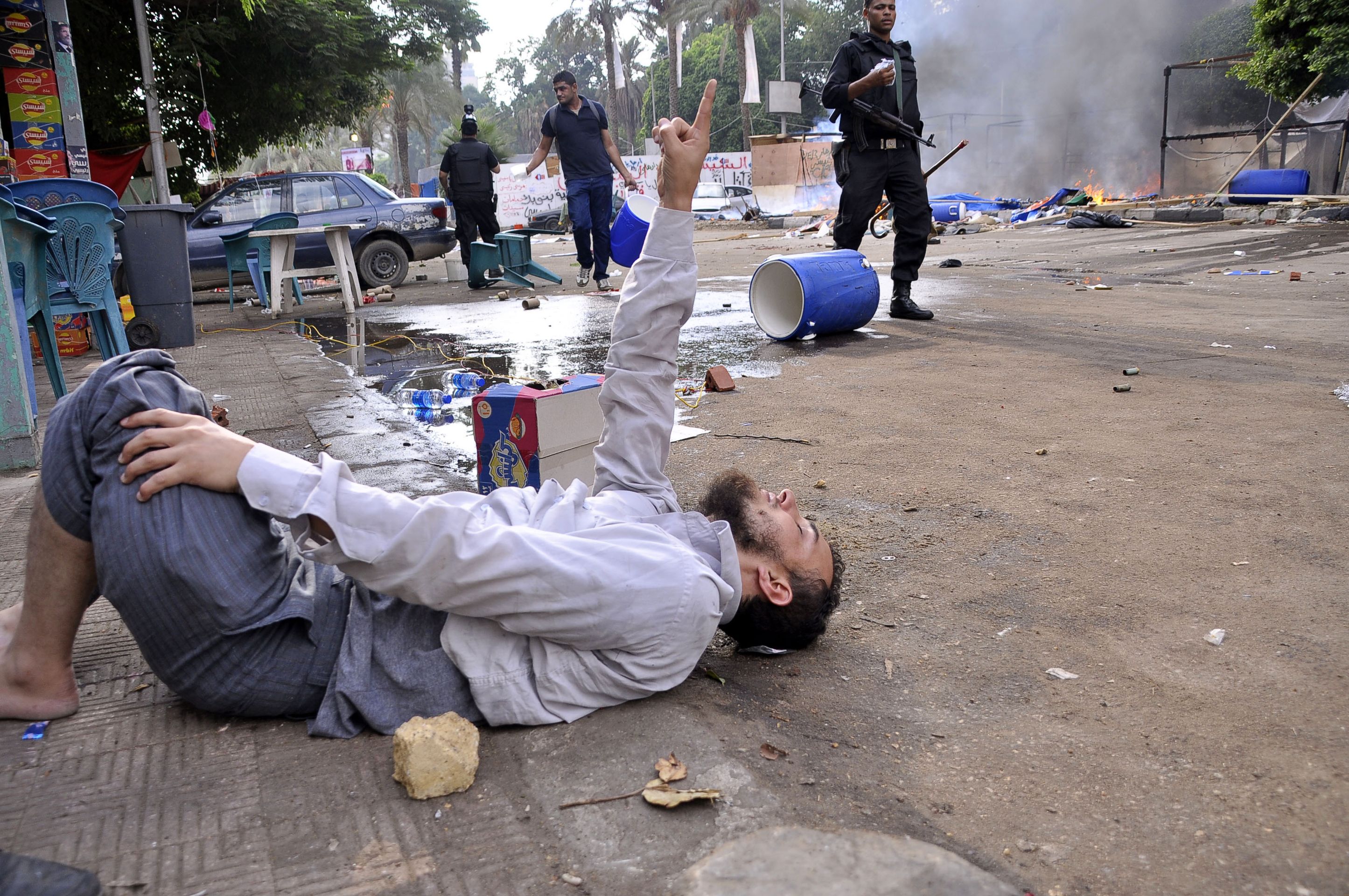 Nepokoje v Egyptě - 2 - GALERIE: FOTO plné hrůzy. V Egyptě pokračují nepokoje (9/10)