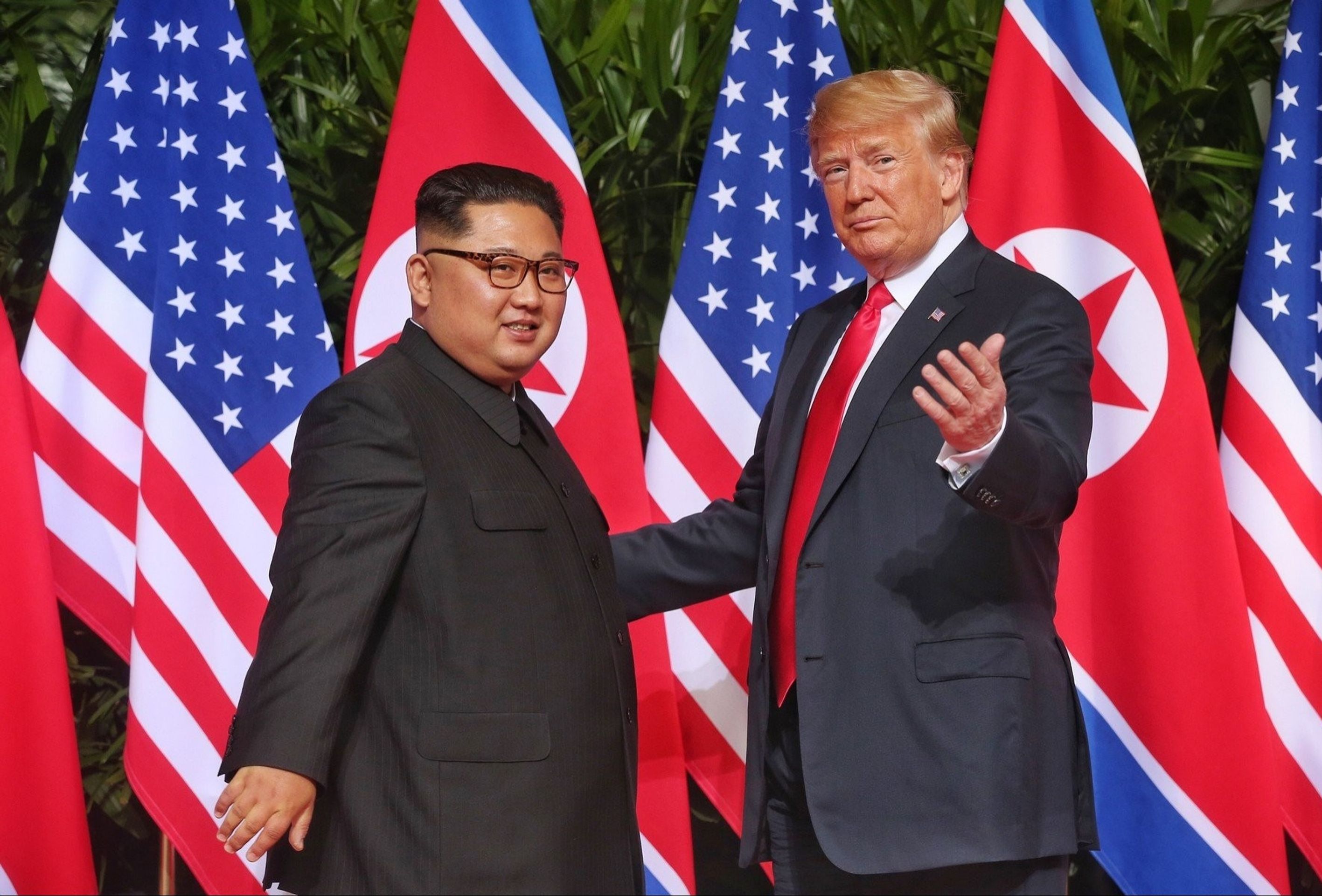 Historická schůzka Donalda Trumpa a Kim Čong-una (cropped) - Donald Trump (16/17)