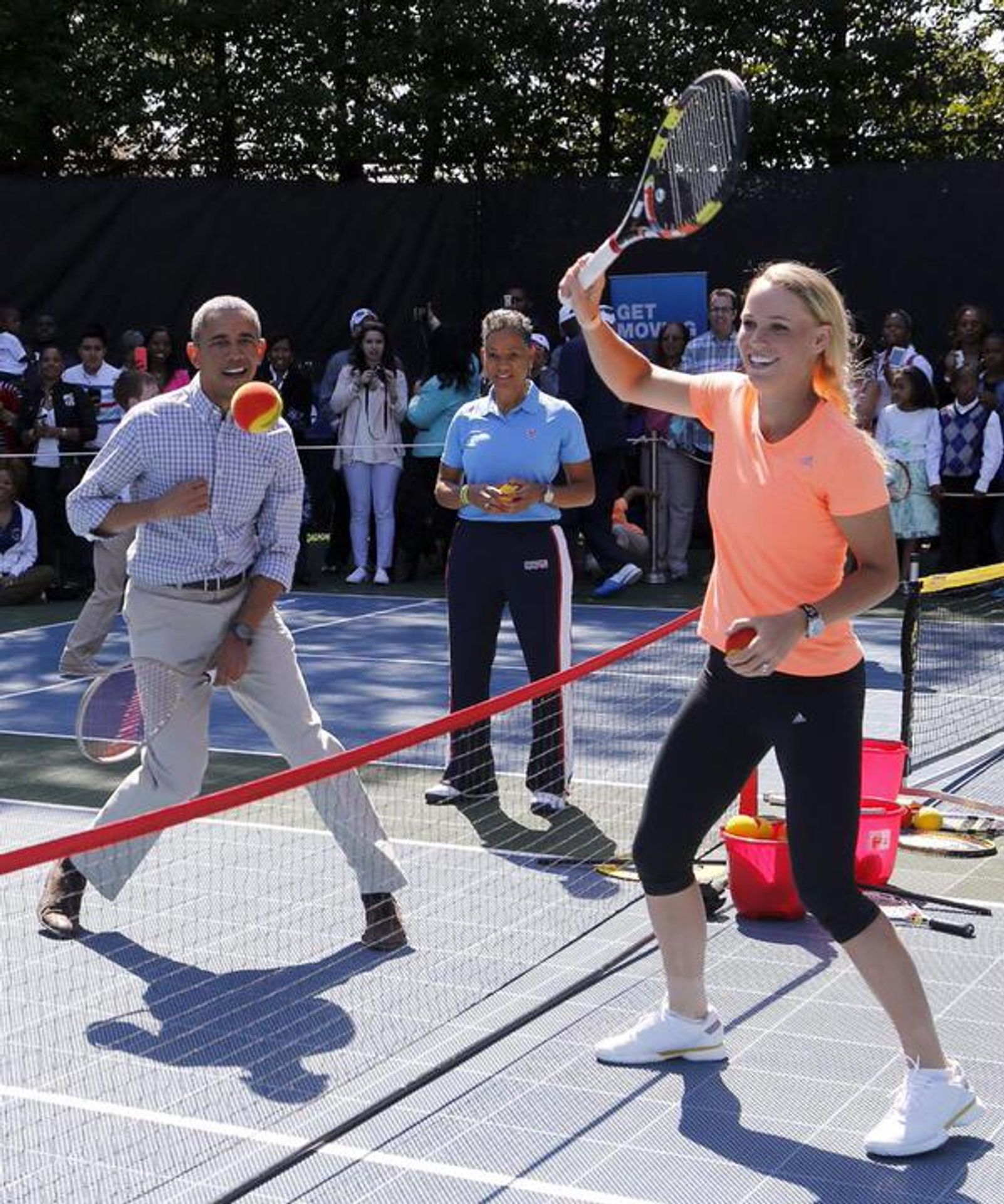 Caroline Wozniacká a Barack Obama 1 - FOTOGALERIE: Obama si zahrál tenis s Caroline Wozniackou (1/4)
