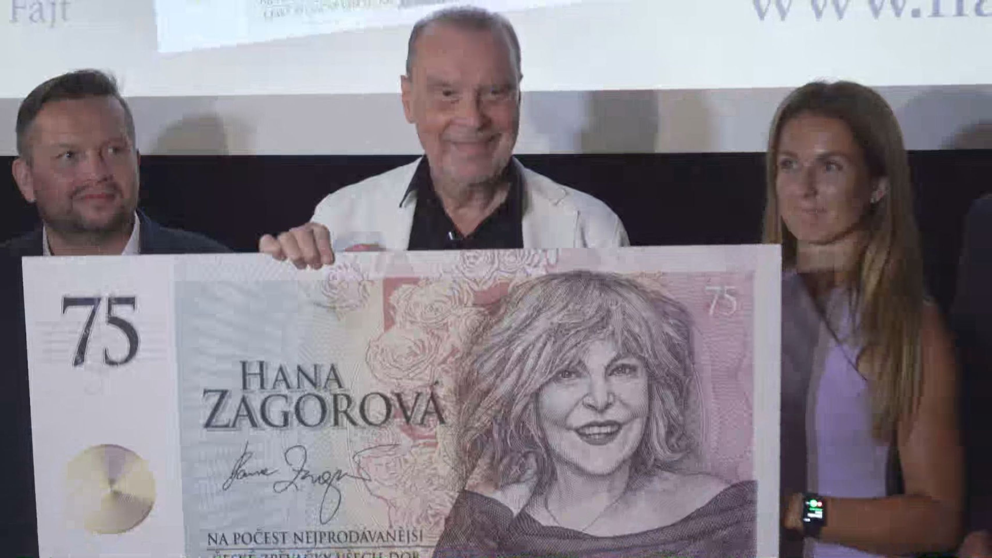 Štefan Margita s bankovkou Hany Zagorové - Bankovka Hany Zagorové (2/4)