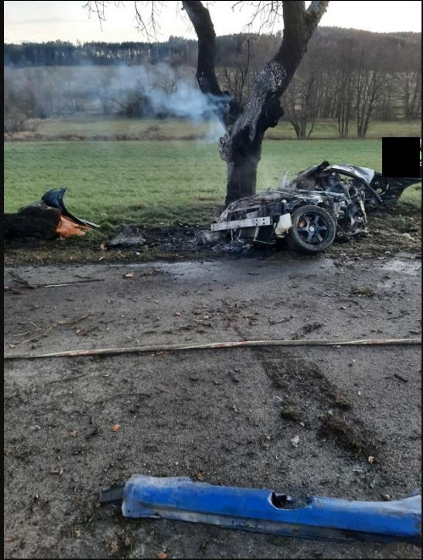 policisté zasahovali u nehody - Tragická nehoda na Volyňsku (3/4)