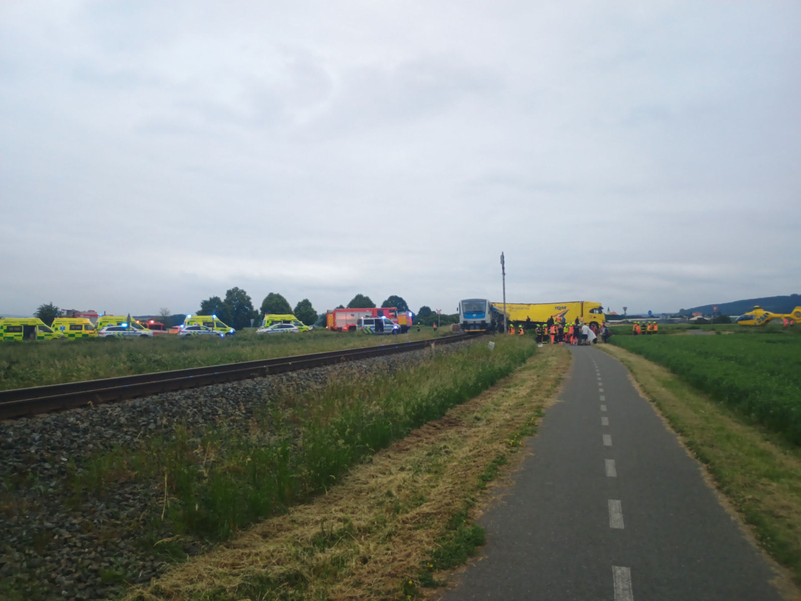 Srážka vlaku s kamionem na Prostějovsku - Srážka vlaku s kamionem na Prostějovsku (5/8)