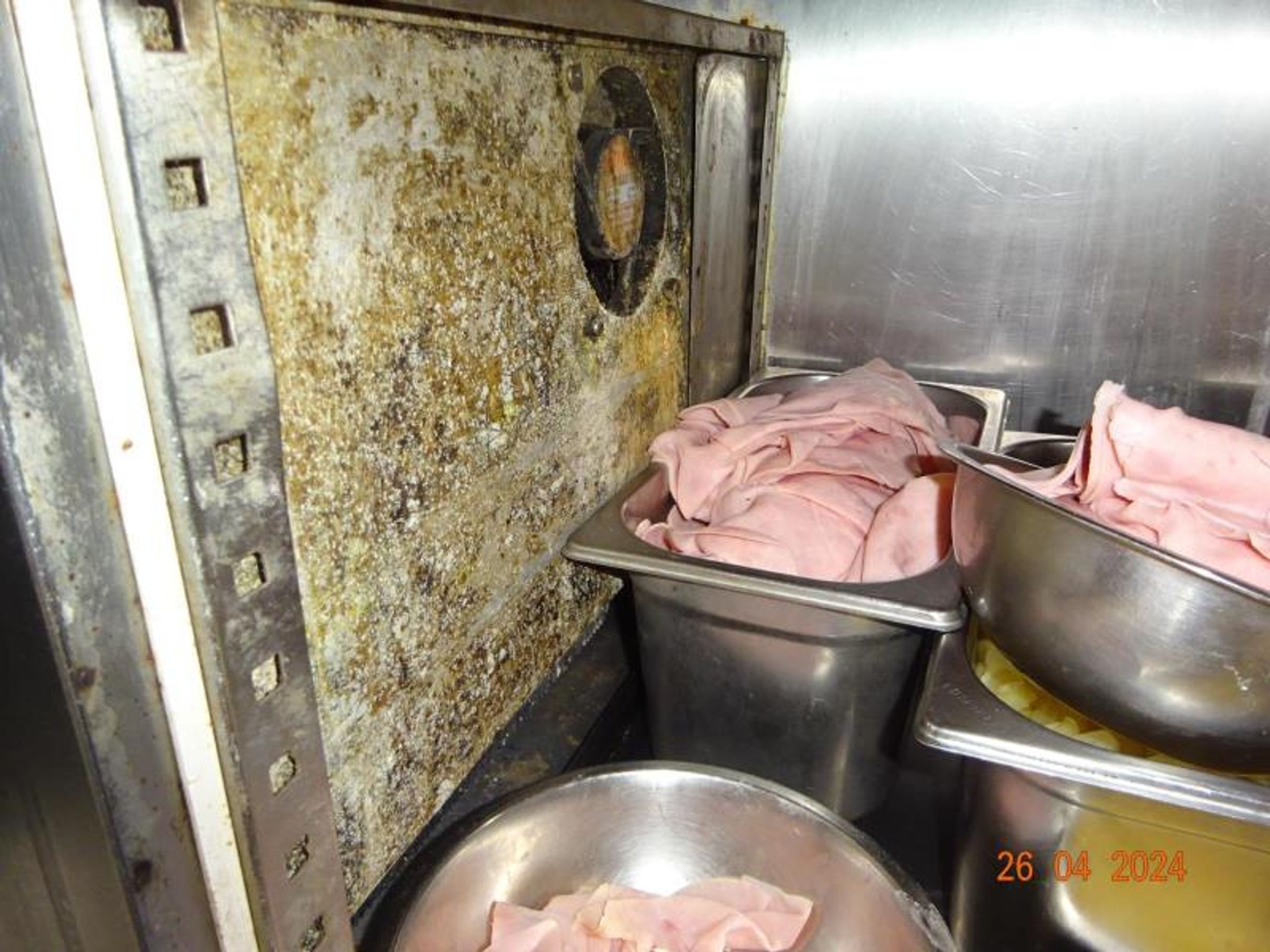 Uzavřená Pizzerie Maškovka (13) - Uzavřená Pizzerie Maškovka (18/25)
