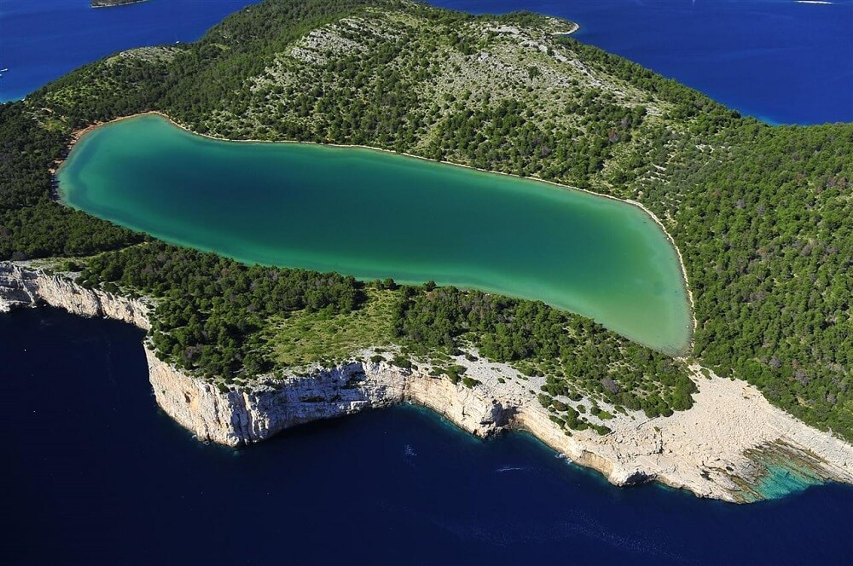 Slané jezero Mir, ostrov Dugi Otok - GALERIE: Neznámá místa Chorvatska (3/8)