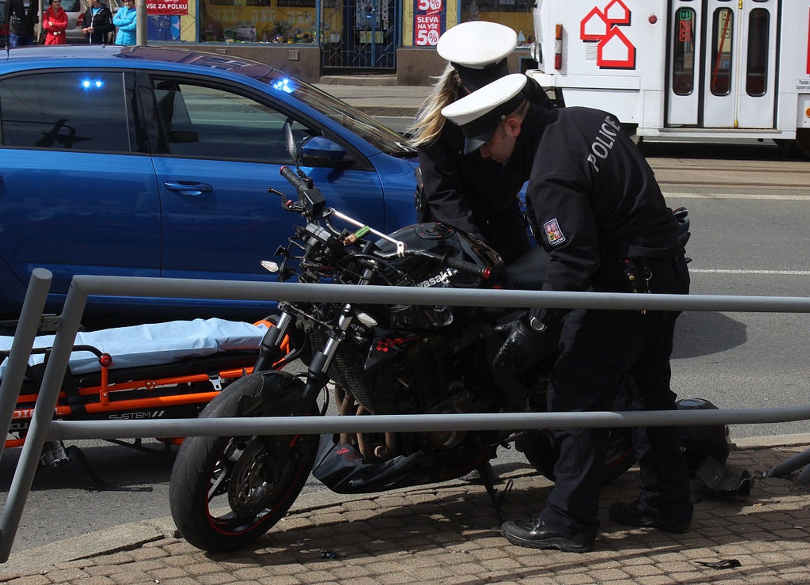 Škoda vs motocykl - GALERIE: Škodovka vs motocykl (6/7)