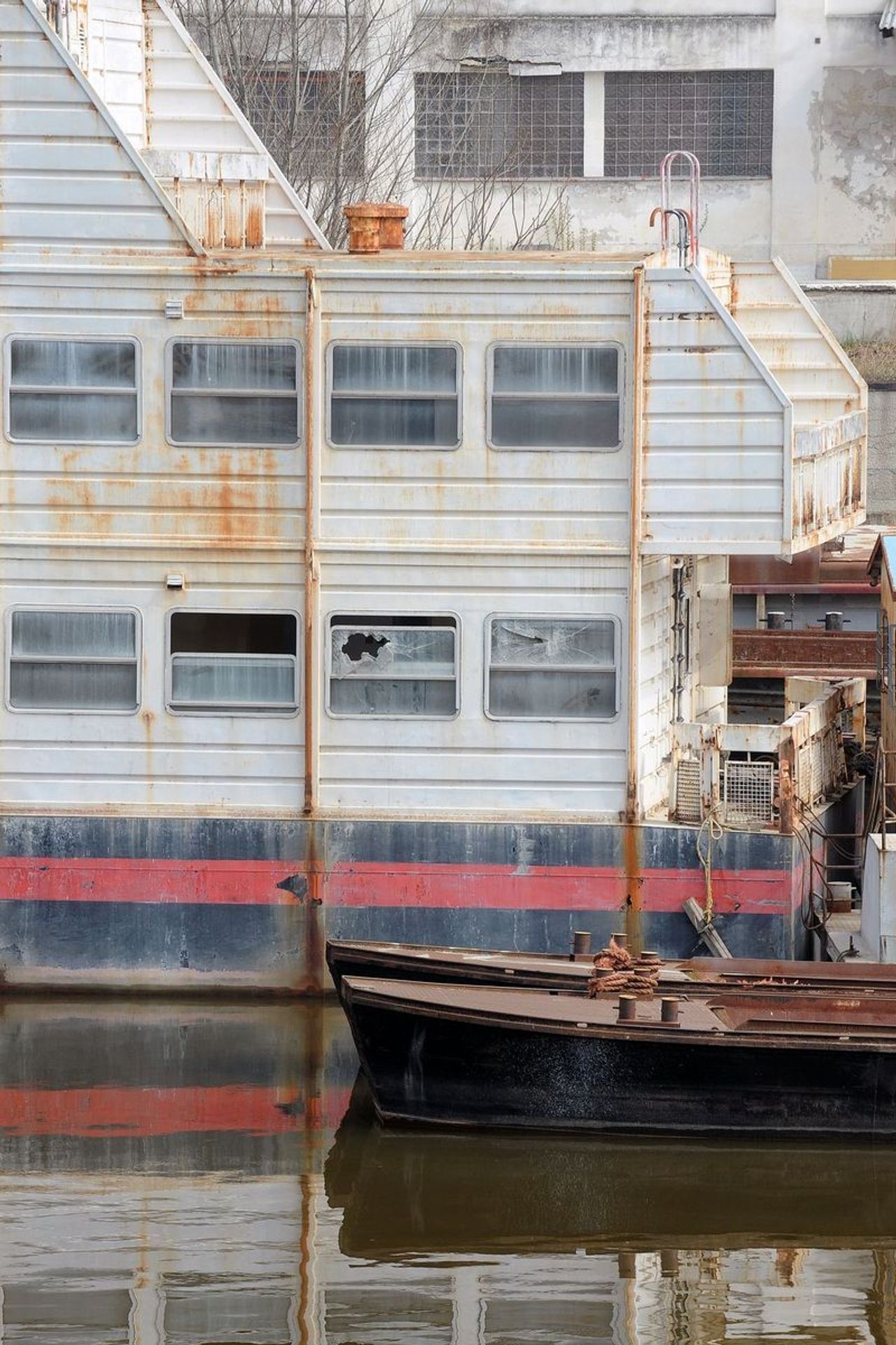 Opuštěný botel v pražské Libni - 4 - GALERIE: Opuštěný botel v pražské Libni (7/10)