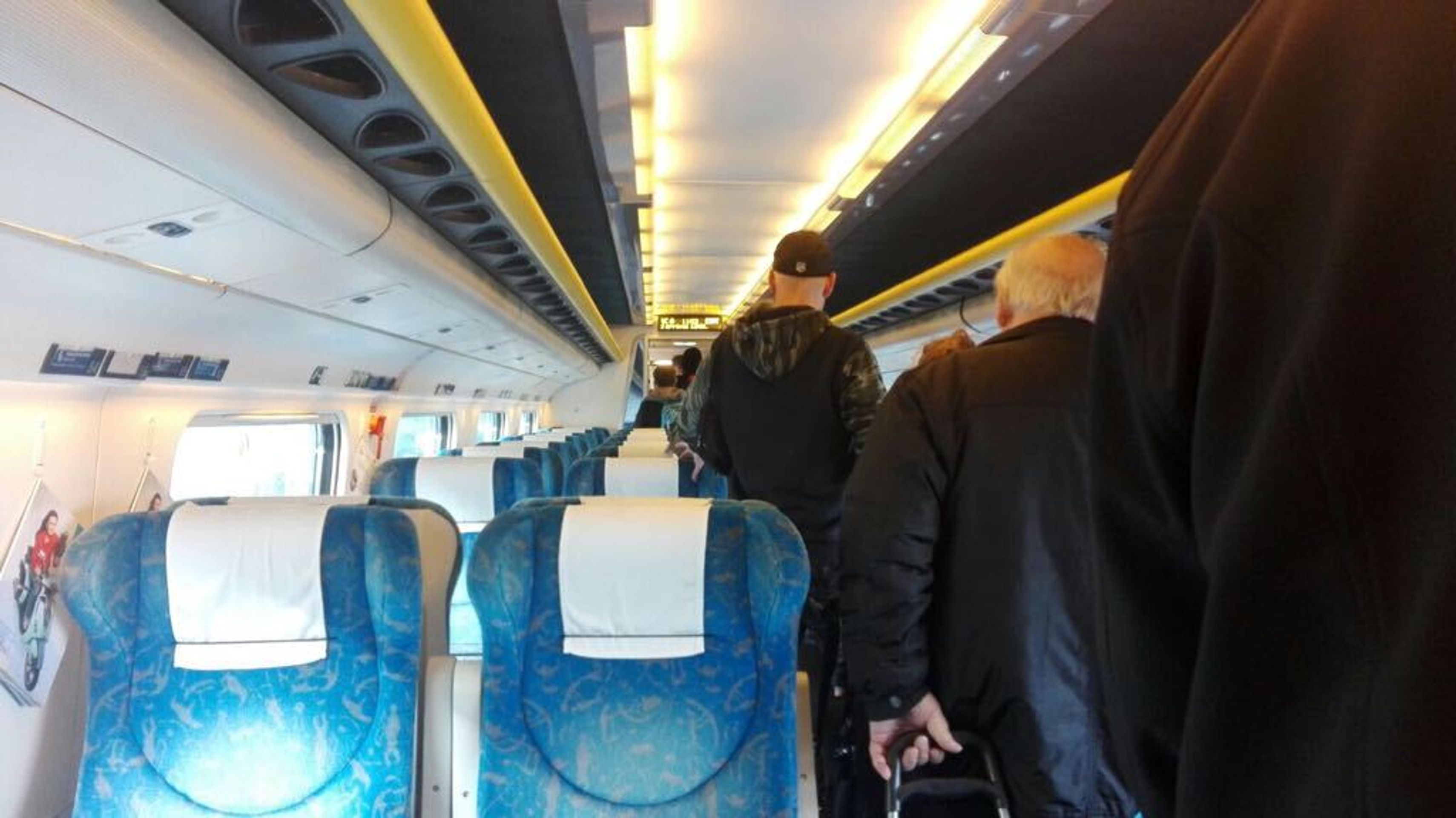 Evakuace vlaku Pendolino v Poricanech - 2 - GALERIE: Evakuace vlaku Pendolino v Poříčanech (2/4)