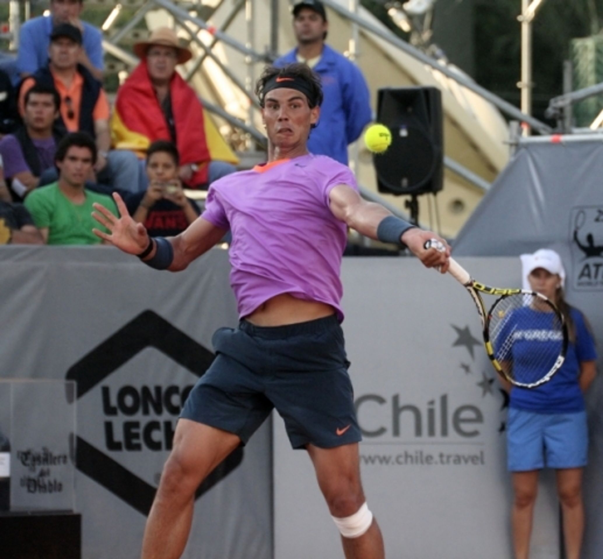 Nadal úp návratu úřadoval i v singlu - 7 - GALERIE: Nadal po návratu úřadoval i v singlu (3/8)