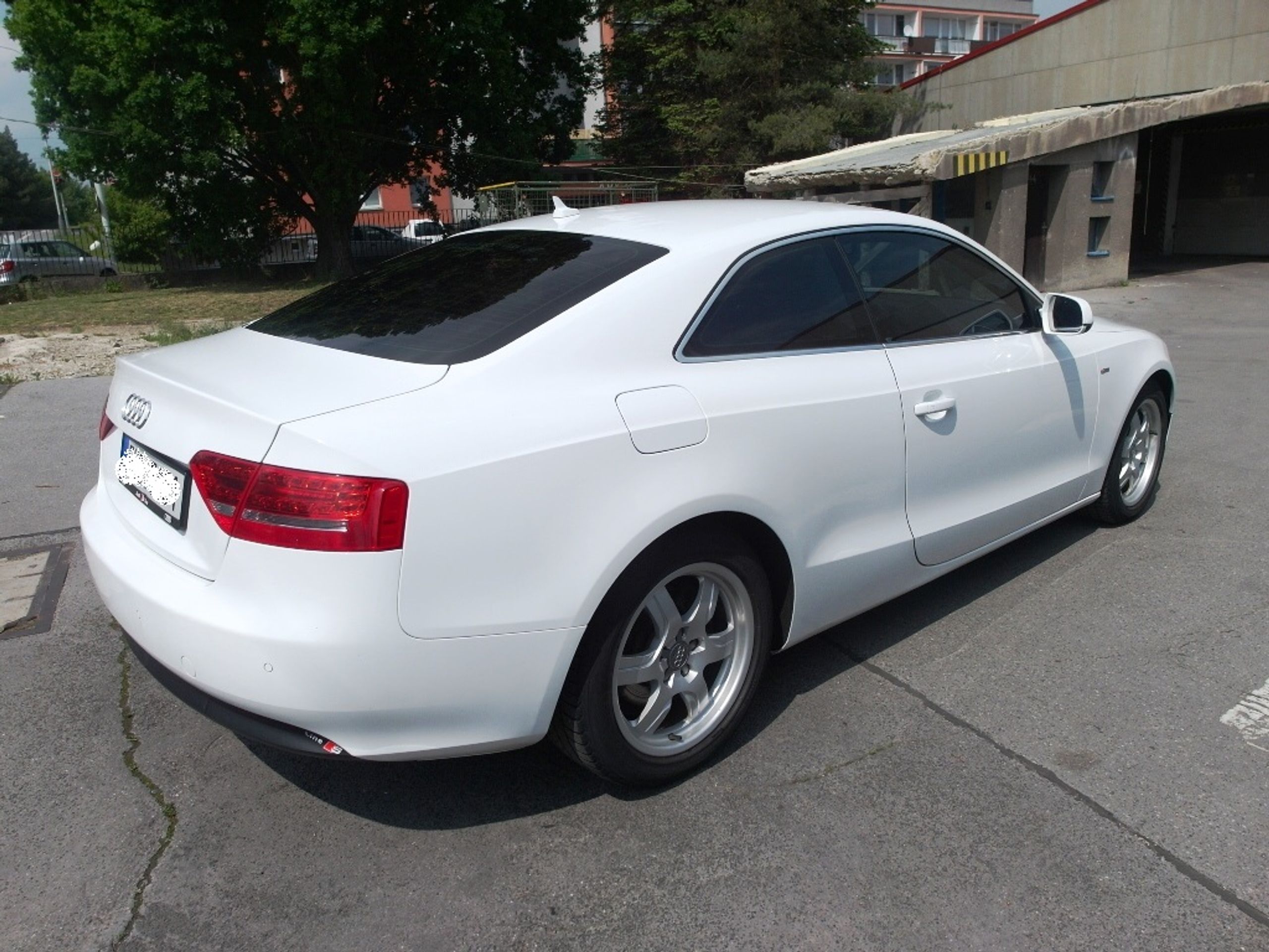Audi A5 - GALERIE: Mafiánská Audi A5 S Line na prodej (2/5)