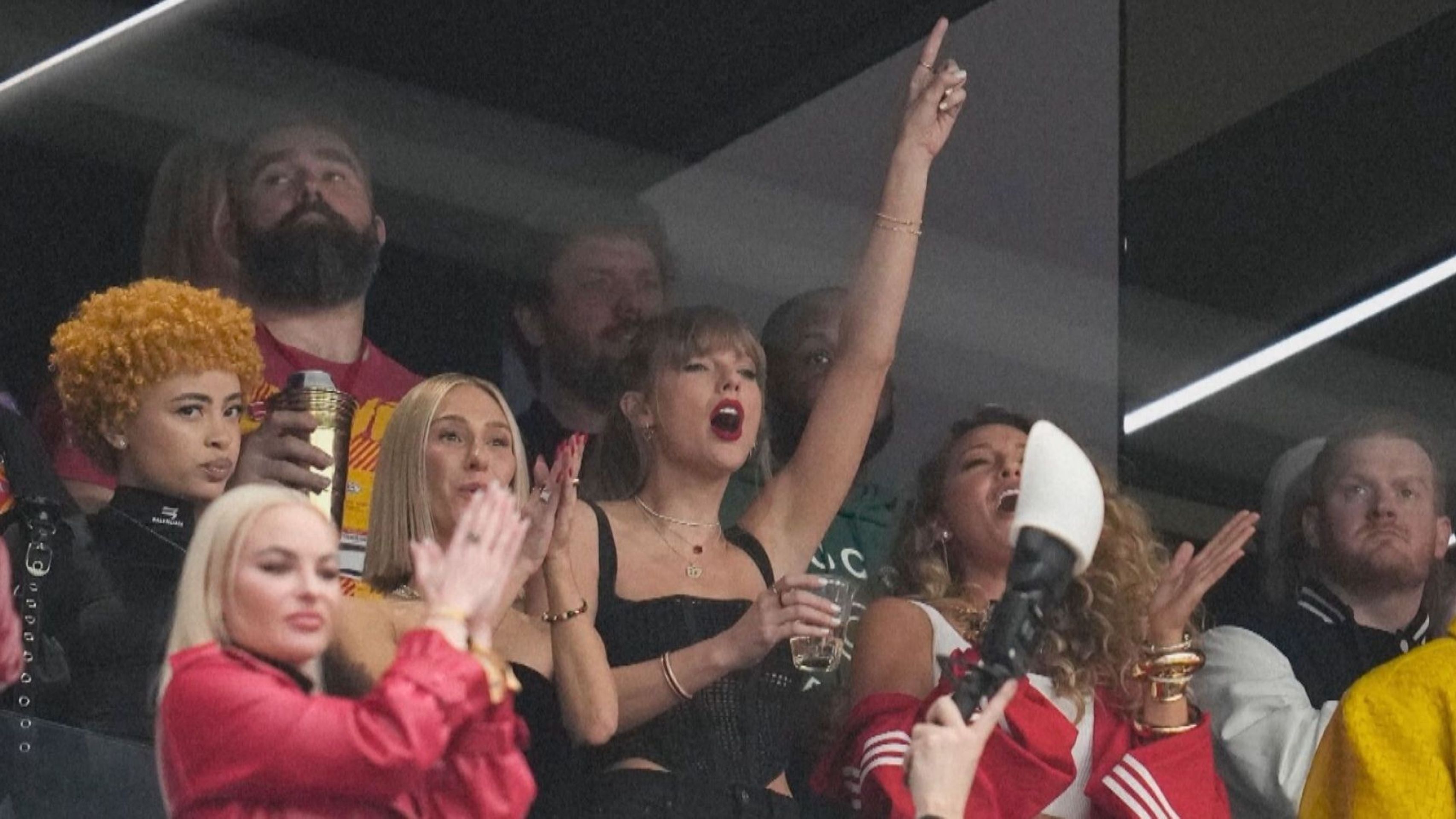 Taylor Swift - Taylor Swift na Super Bowlu (3/9)