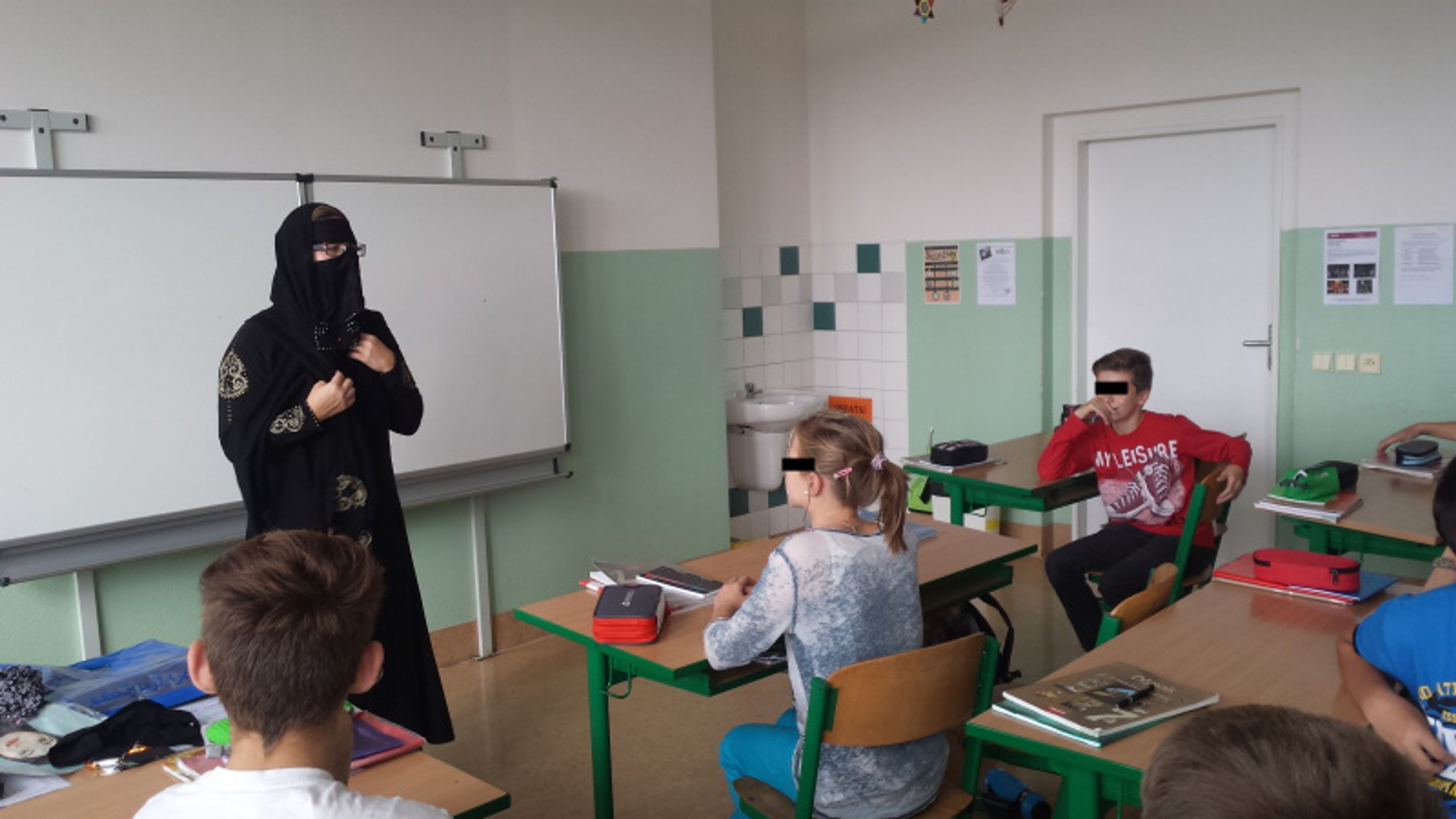 Výuka dějepisu na základní škole v Trutnově - 10 - GALERIE: Výuka dějepisu na základní škole v Trutnově (10/12)