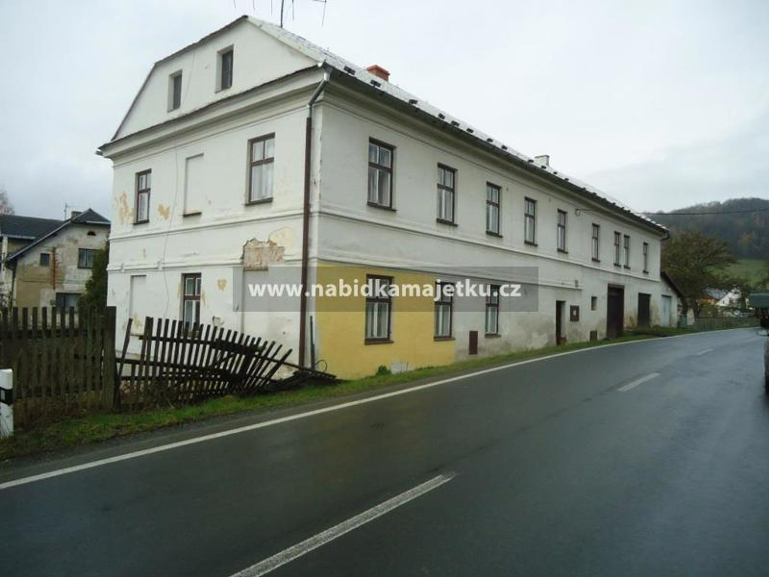 Prodej majetku Budova s pozemkem, Bruntál (17) - Nabídka majetku státu (10/115)