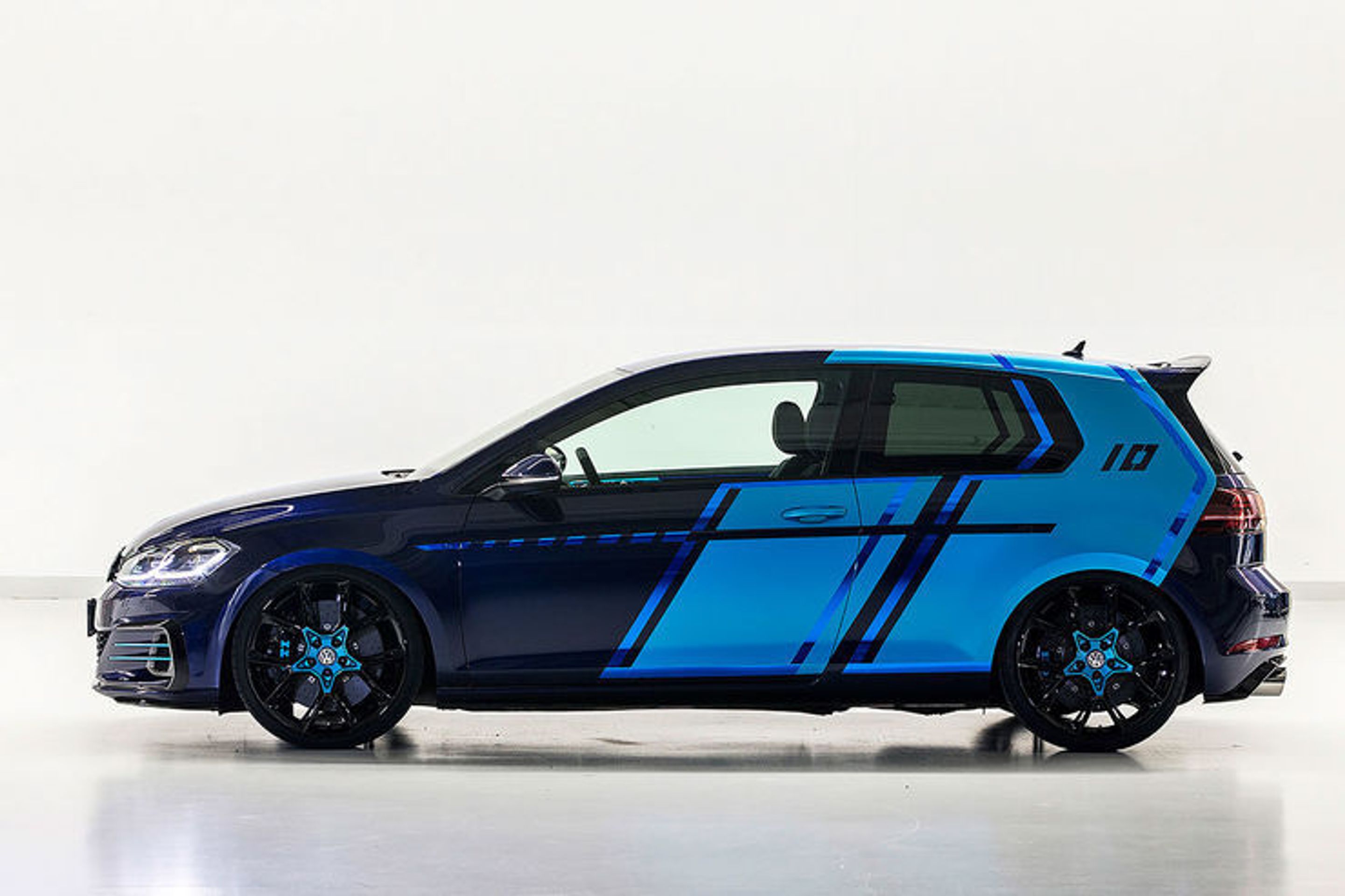 Golf - 37 - GALERIE: VW Golf GTI, speciální model pro Wörthersee (12/24)