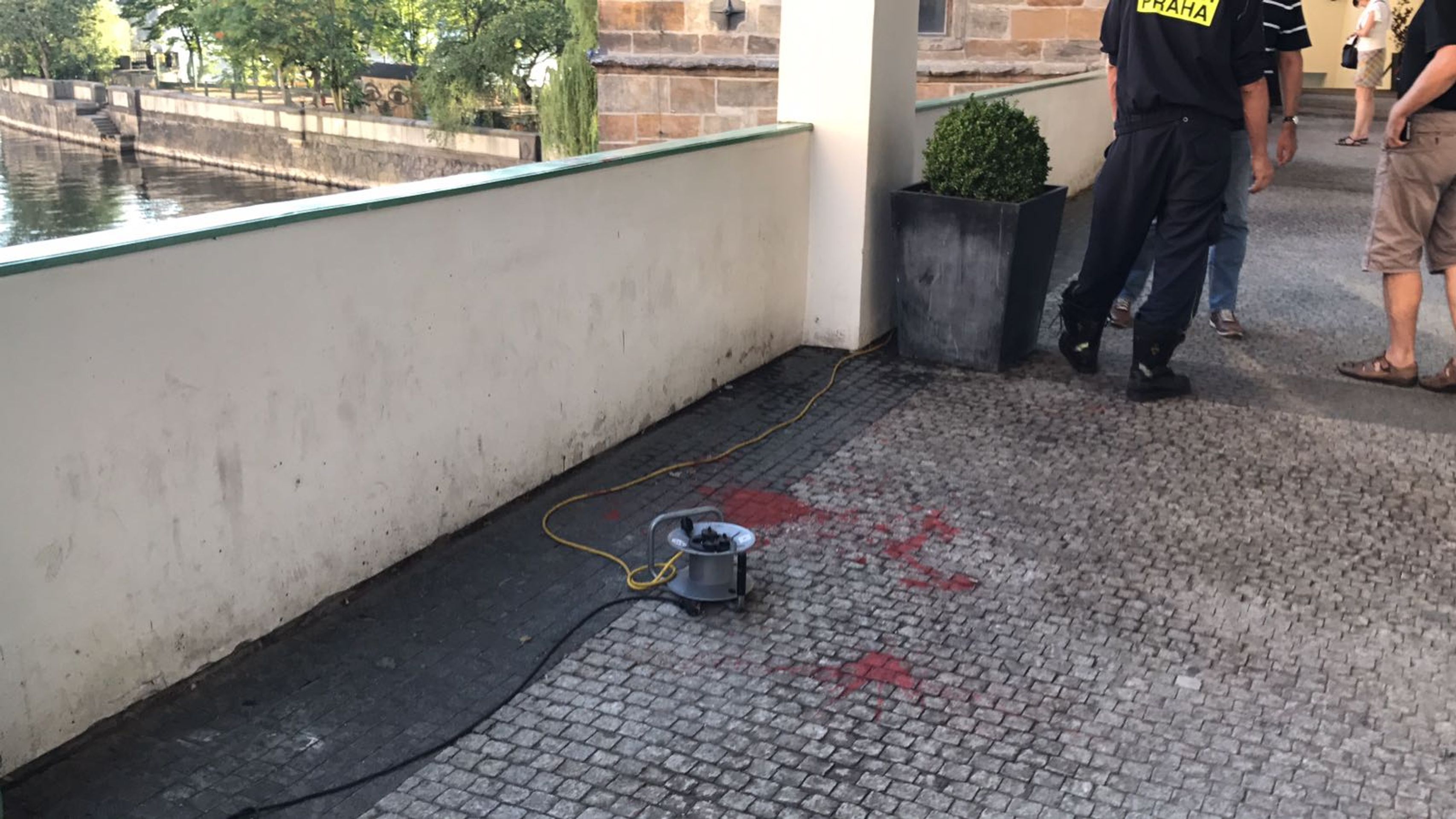 Rudá Vltava - GALERIE: Vltava se v Praze zbarvila do ruda (2/5)