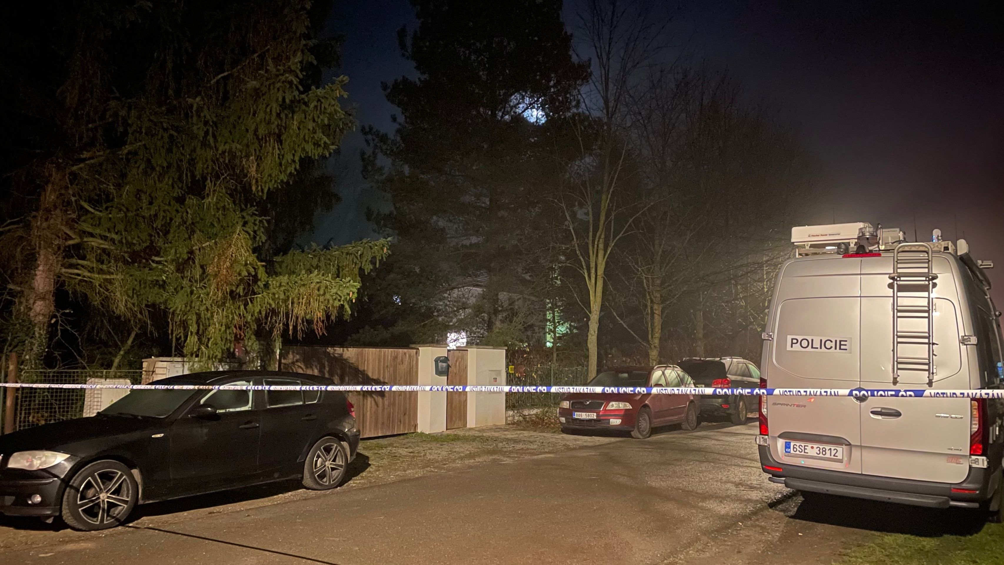 Policejní akce v Káraném u Prahy - 2 - Policejní akce v Káraném u Prahy (5/6)