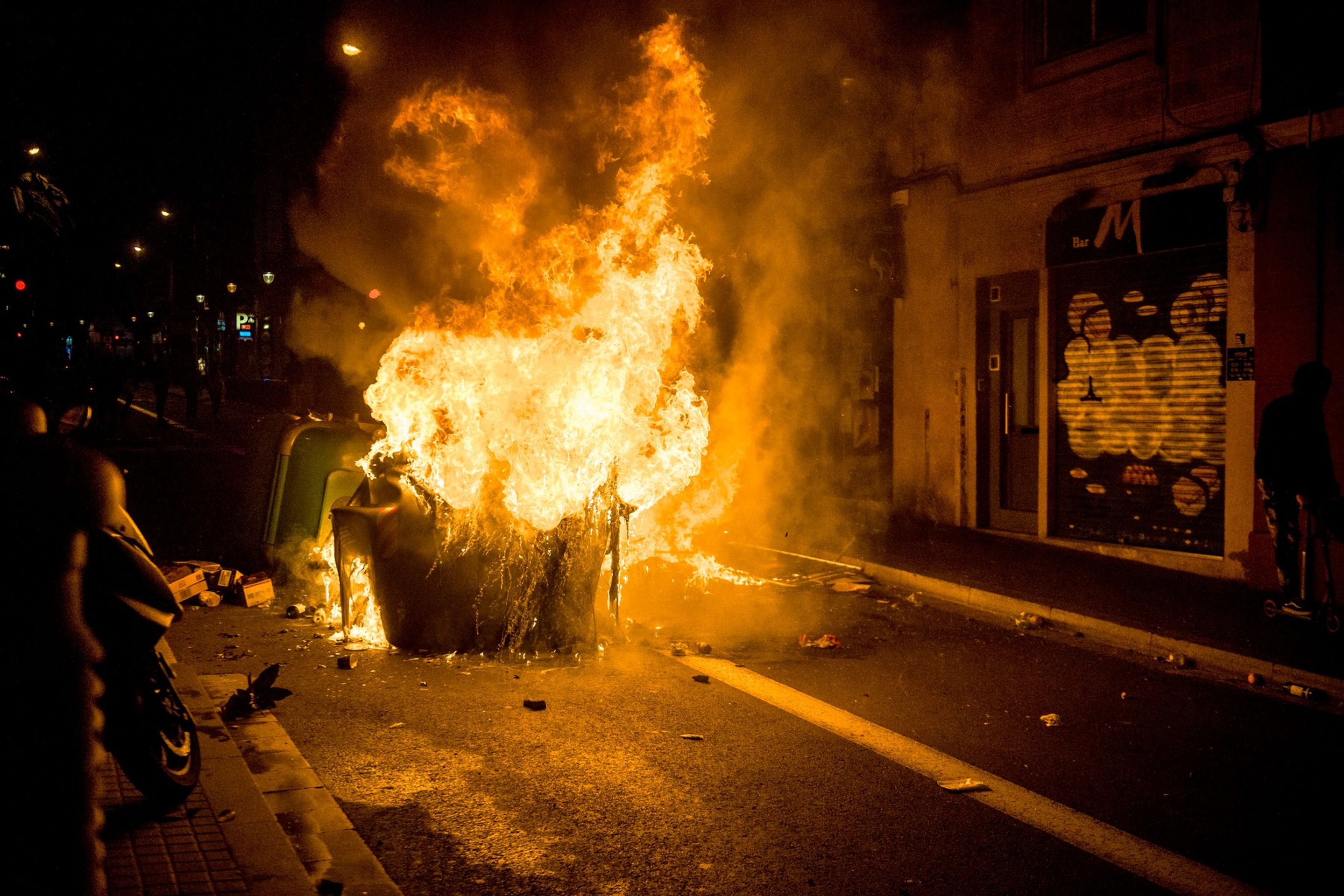 Demonstrace na podporu rapera Haséla v Barceloně - 3 - GALERIE: Demonstrace na podporu rapera v Barceloně (2/6)