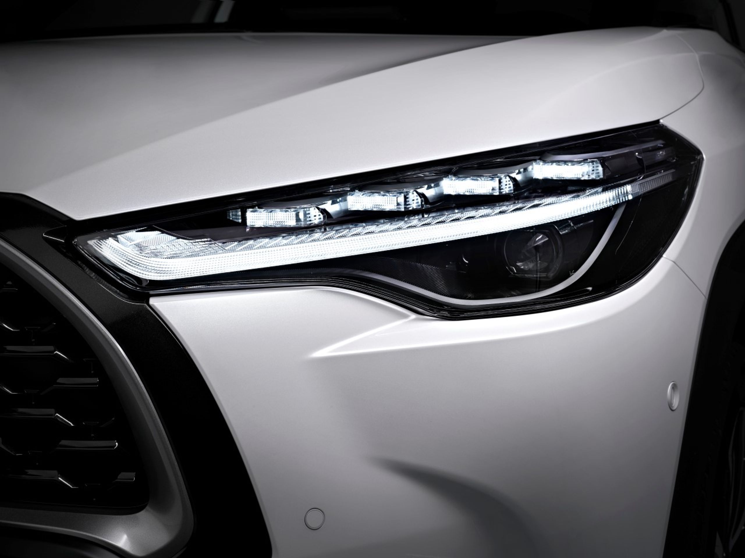 Toyota Corolla Cross - Corolla se převlékla ve stylu outdoorové módy. Toyota z ní udělala SUV (15/16)