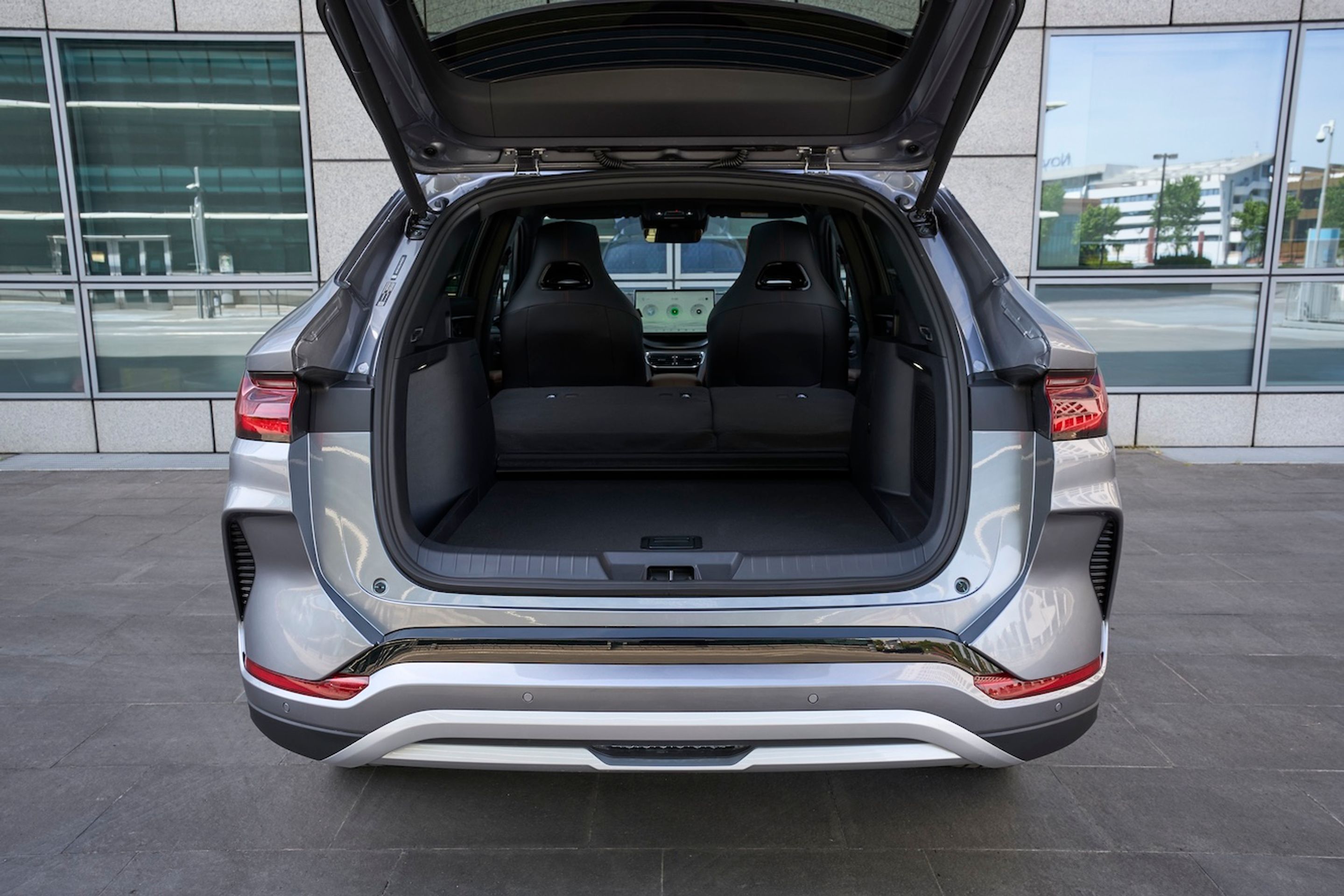 BYD Seal U DM-i - Plug-in hybridní SUV BYD Seal U (8/18)