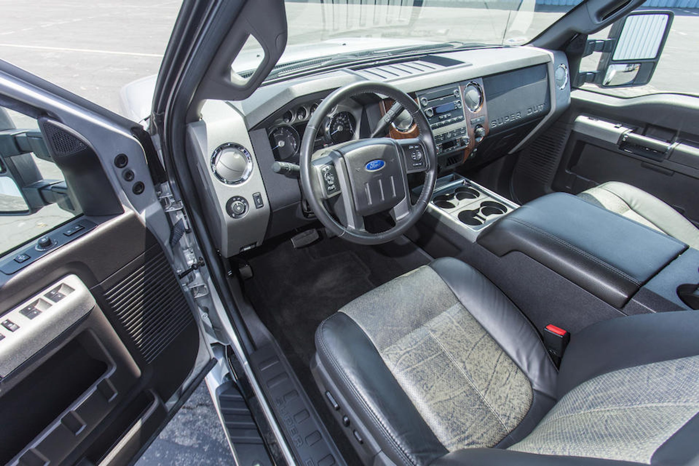 Ford F-450 Toma Hankse - 15 - Fotogalerie: Obří Ford F-450 ze sbírky hvězdného herce (6/8)