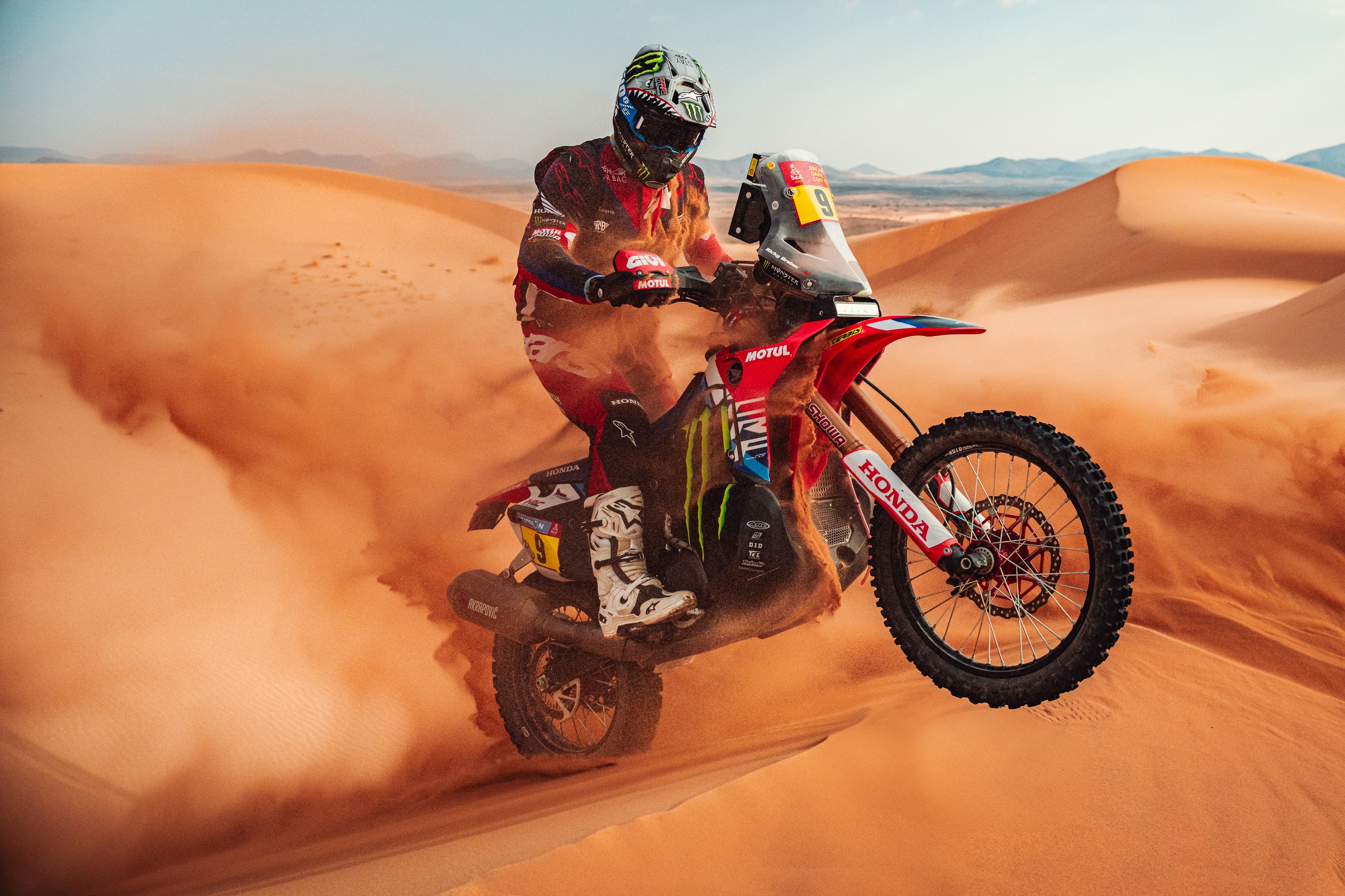 Fotografie Mariana Chytky z Rally Dakar – Ricky Brabec na své motorce v dunách - Fotografie Mariana Chytky z Rally Dakar (8/16)