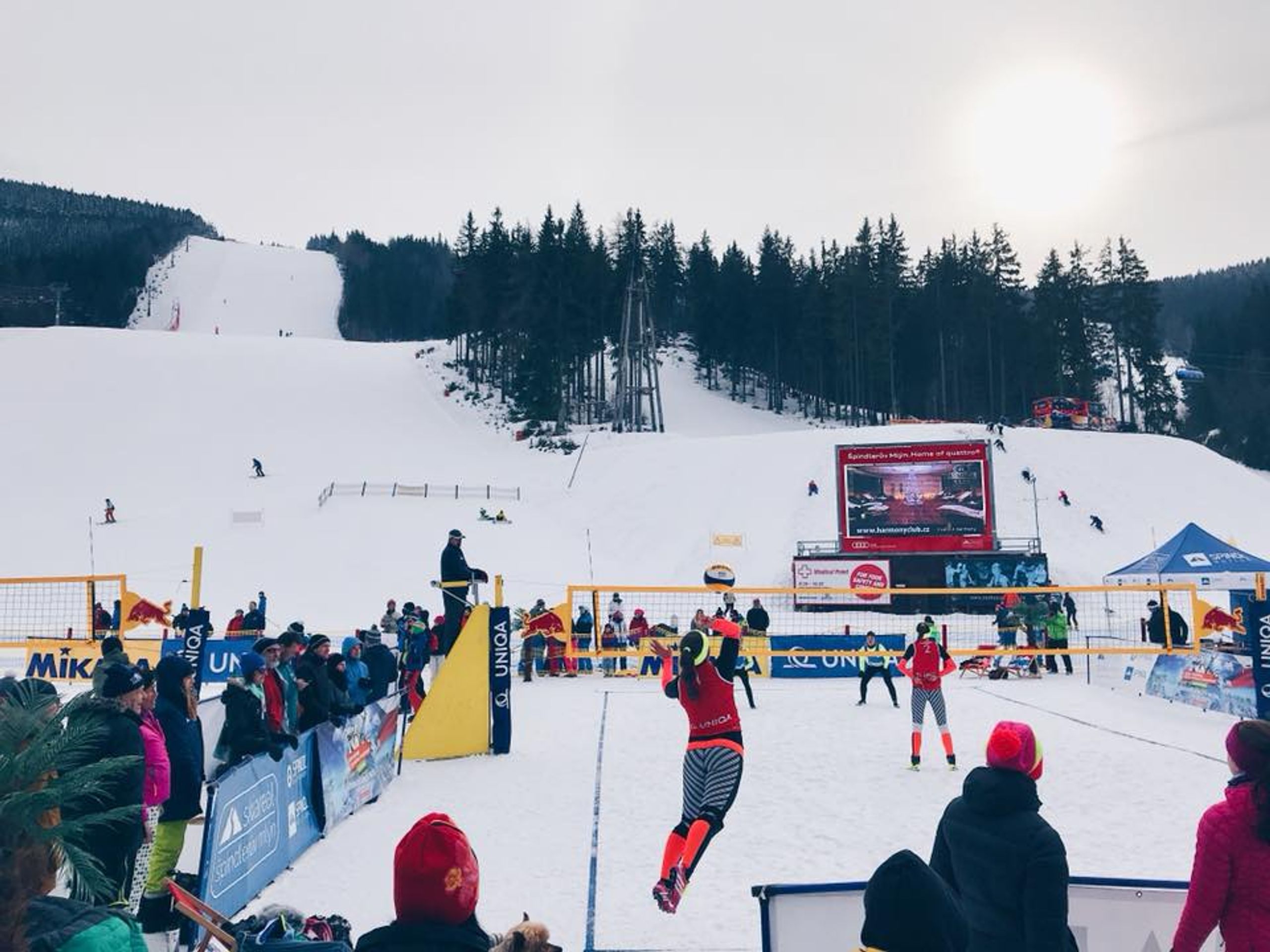 Snow volejbal - GALERIE: České volejbalistky vyhrály MČR ve snow volejbale (1/4)