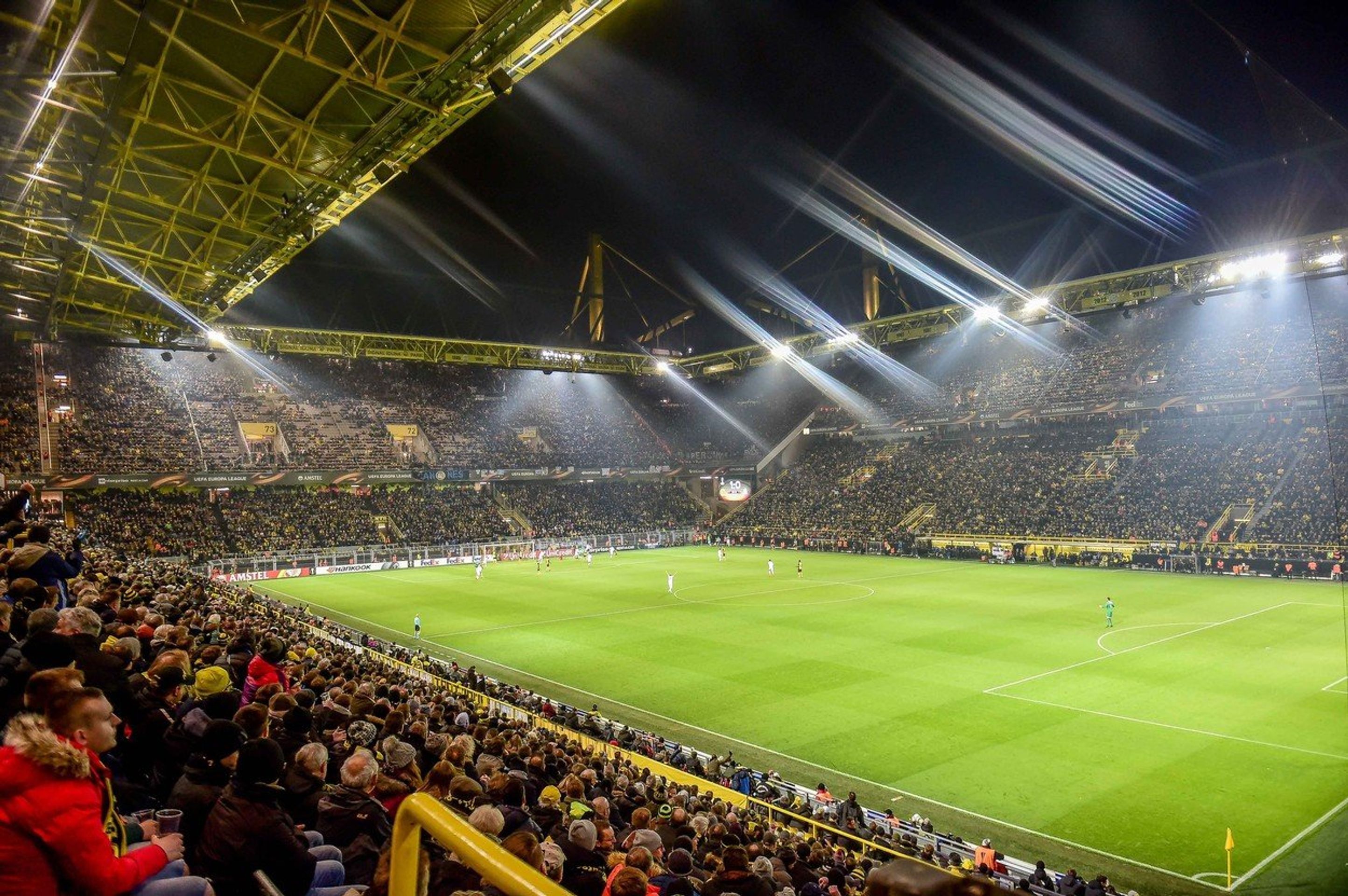 Signal Iduna Park (stadion Dortmundu) - GALERIE: Nový stadion Evertonu (5/5)