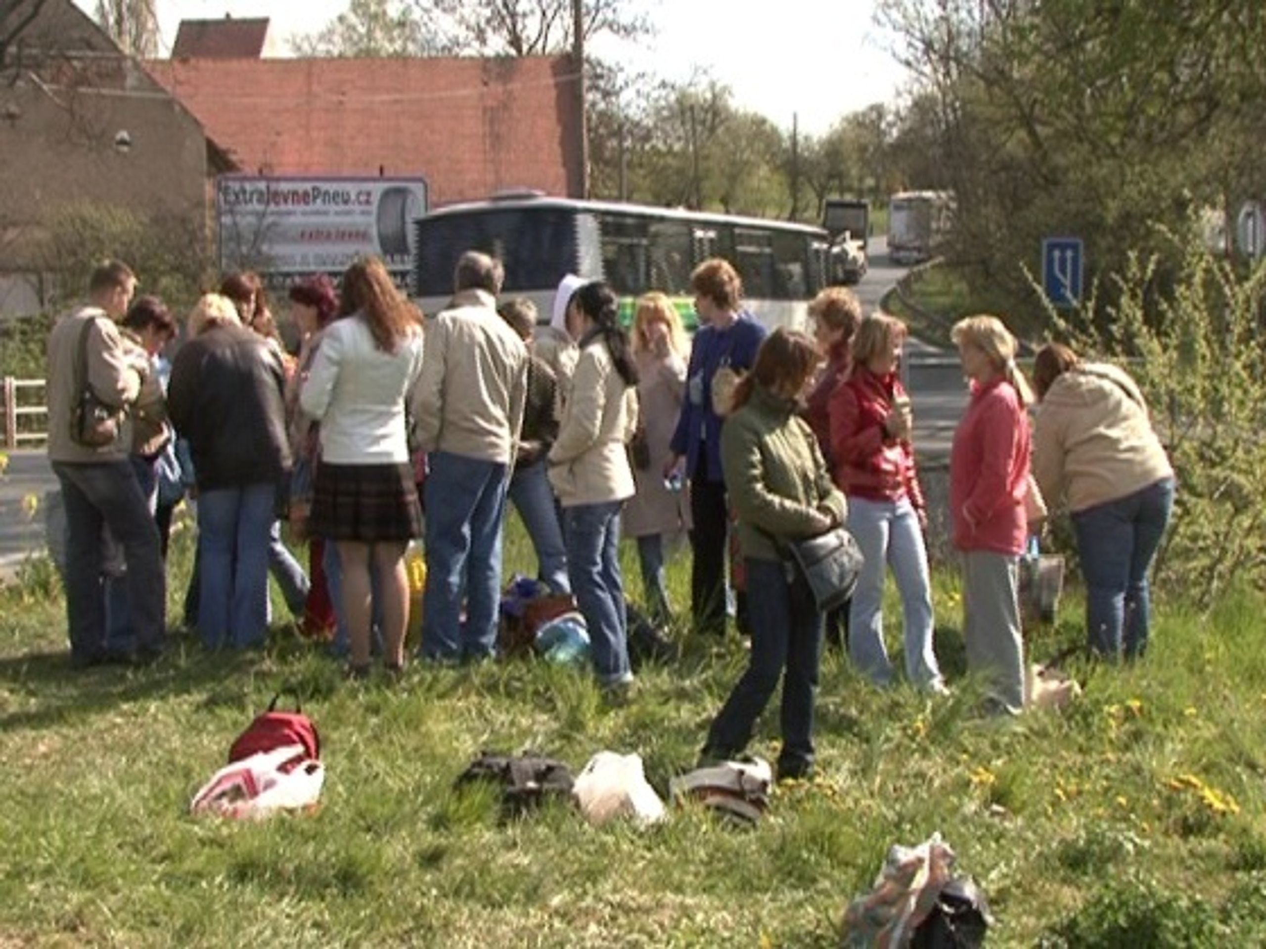 Lidé z havarovaného autobusu - Nehoda autobusu: osm zraněných (2/2)