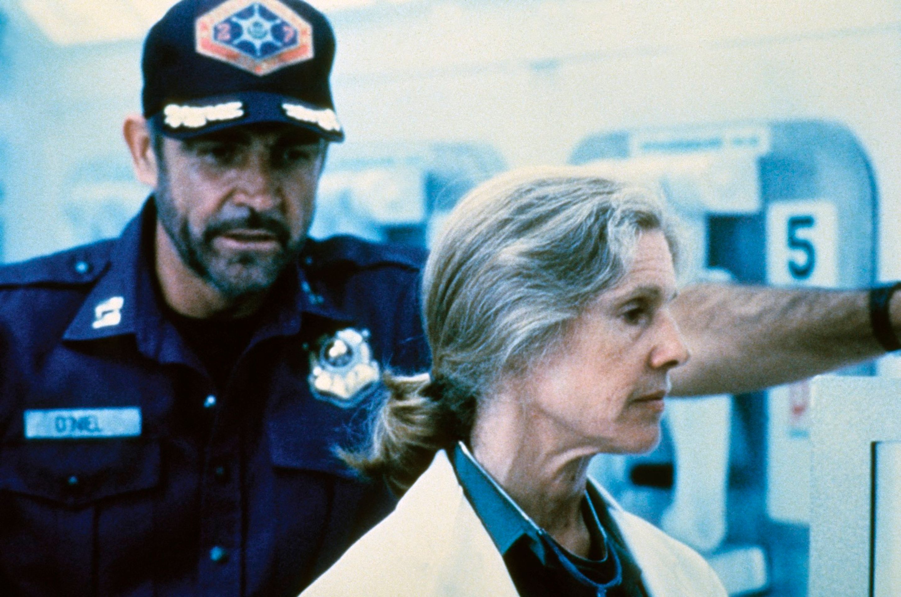 Frances Sternhagenová a Sean Connery ve filmu Třetí měsíc Jupitera, 1981 - Frances Sternhagenová (1/3)