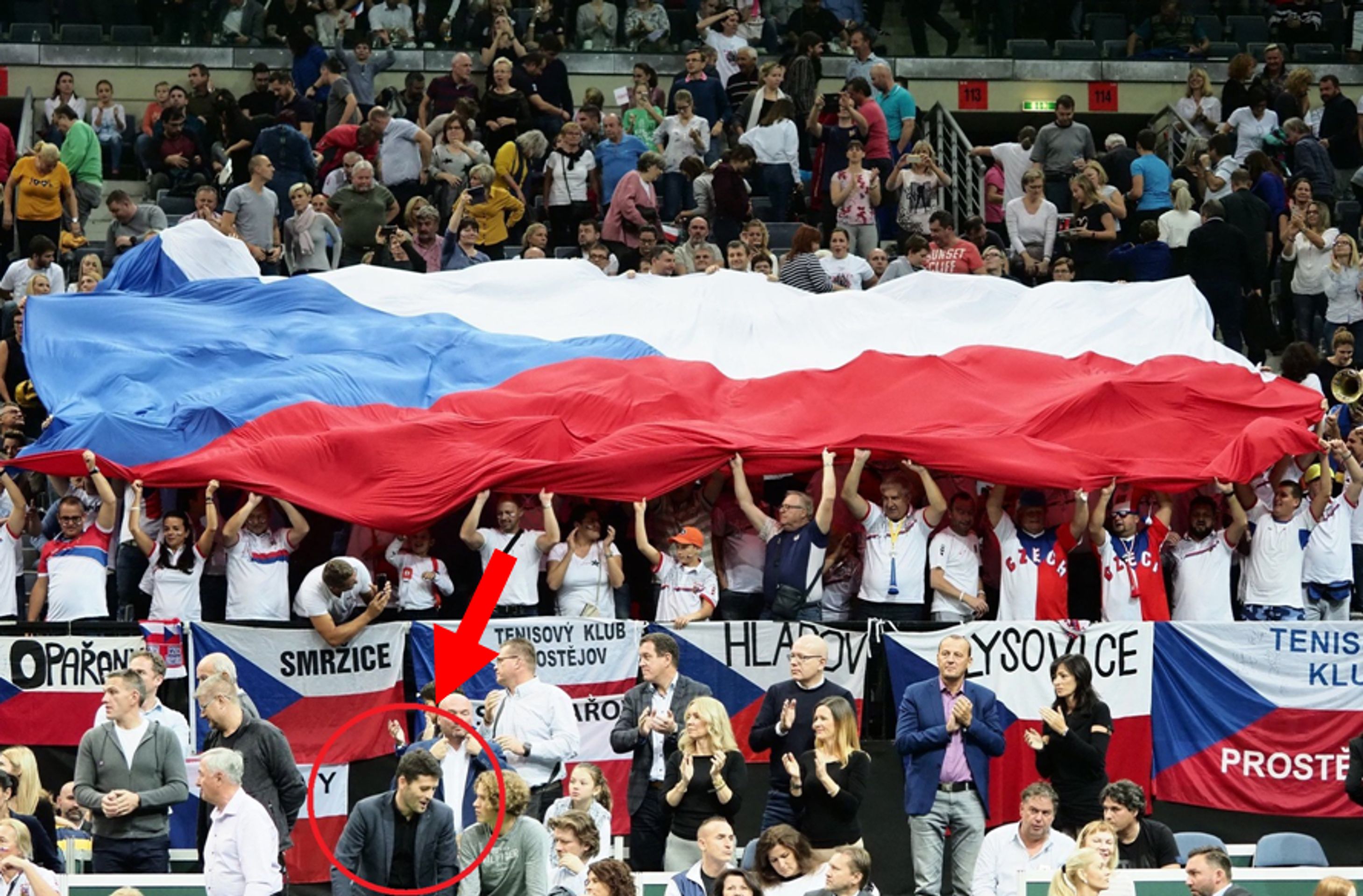 Přítel Kateřiny Siniakové fandil po boku bratra tenistky - FOTO: Přítel Kateřiny Siniakové (3/5)