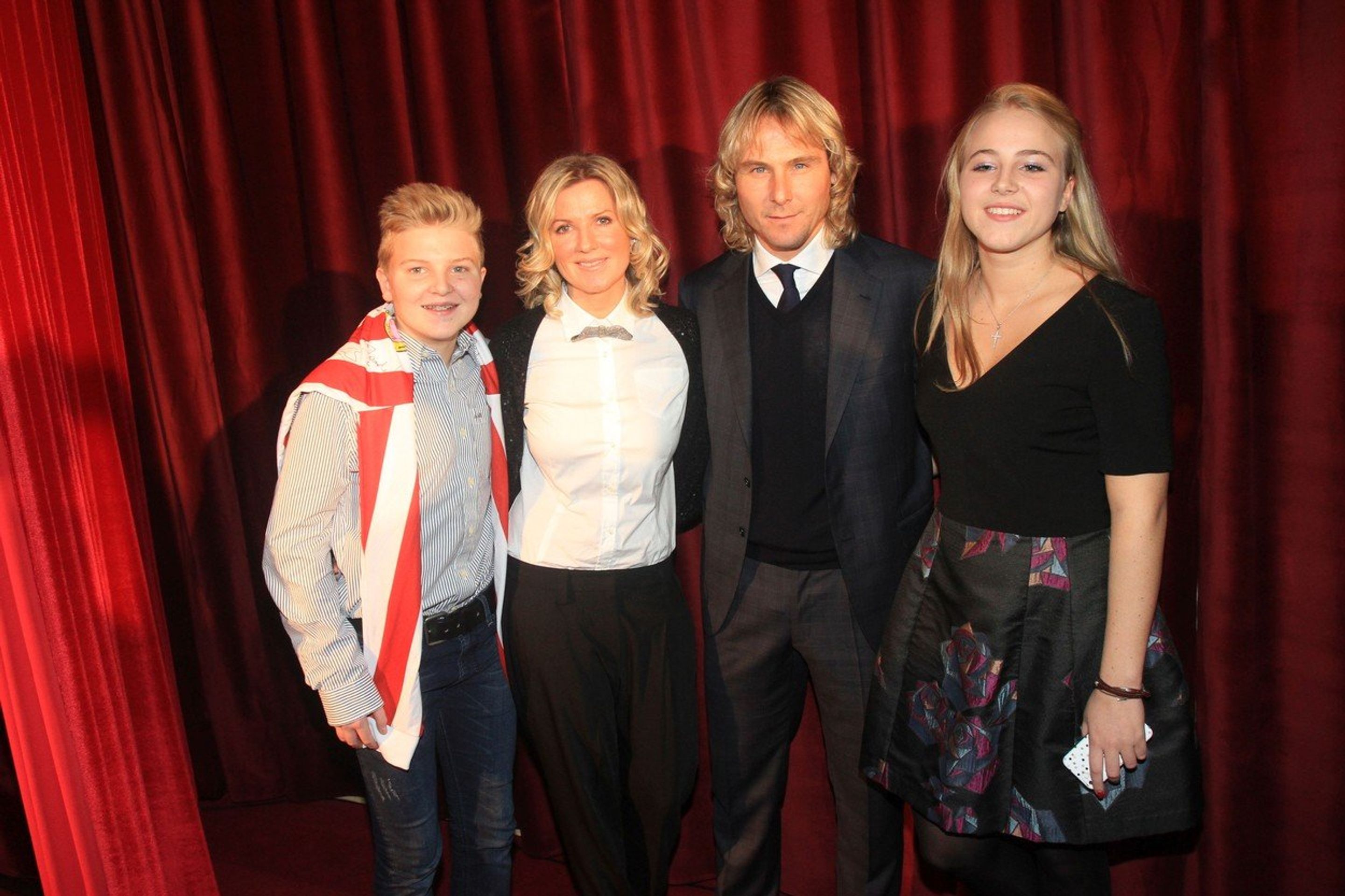 Pavel Nedvěd s rodinou - GALERIE: Manželka Pavla Nedvěda s dcerou Ivankou (1/3)