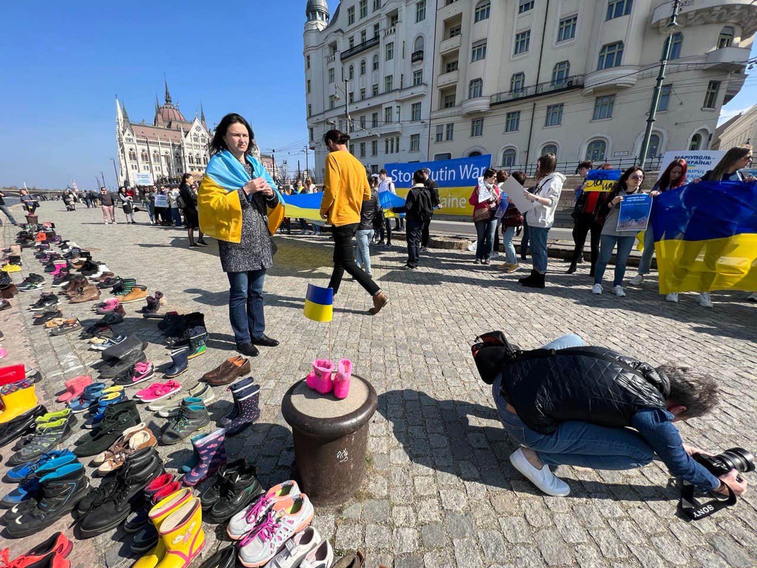 Protesty v Budapešti - Protesty u památníku obětem nacismu v Budapešti (5/8)