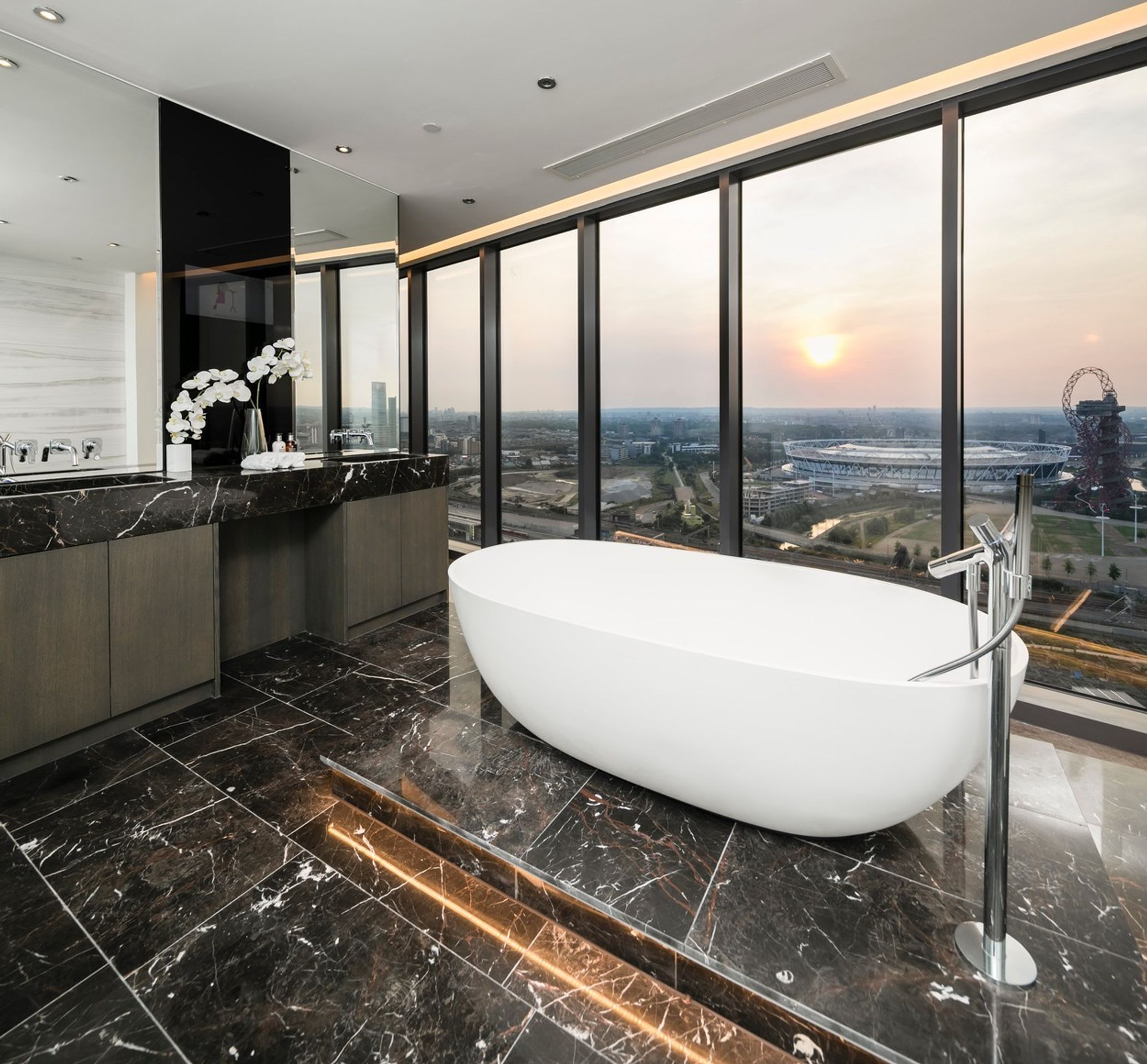 Luxusní penthouse v Londýně za 2,9 milionu liber - 6 - GALERIE: Luxusní penthouse v Londýně za 2,9 milionu liber (7/7)