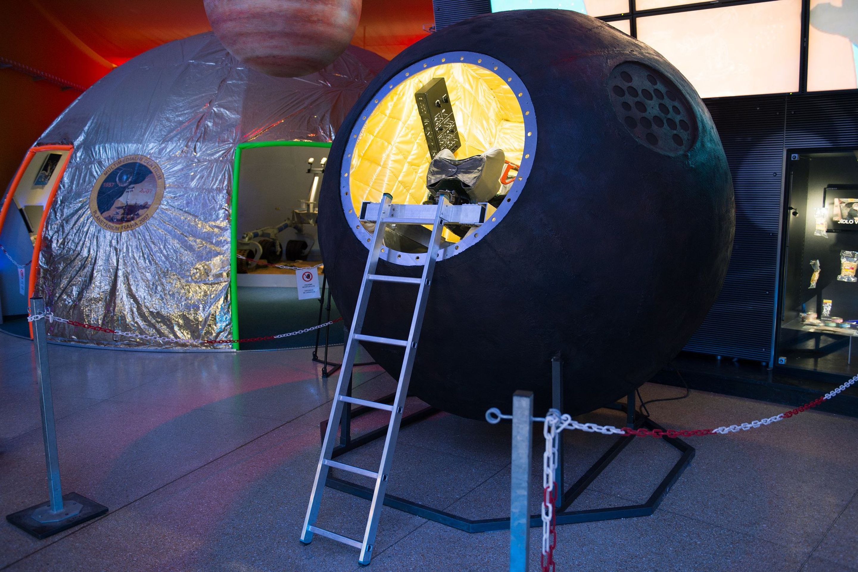 Replika přistávacího modulu kosmické lodi Vostok - 7 - GALERIE: Replika přistávacího modulu kosmické lodi Vostok (9/11)