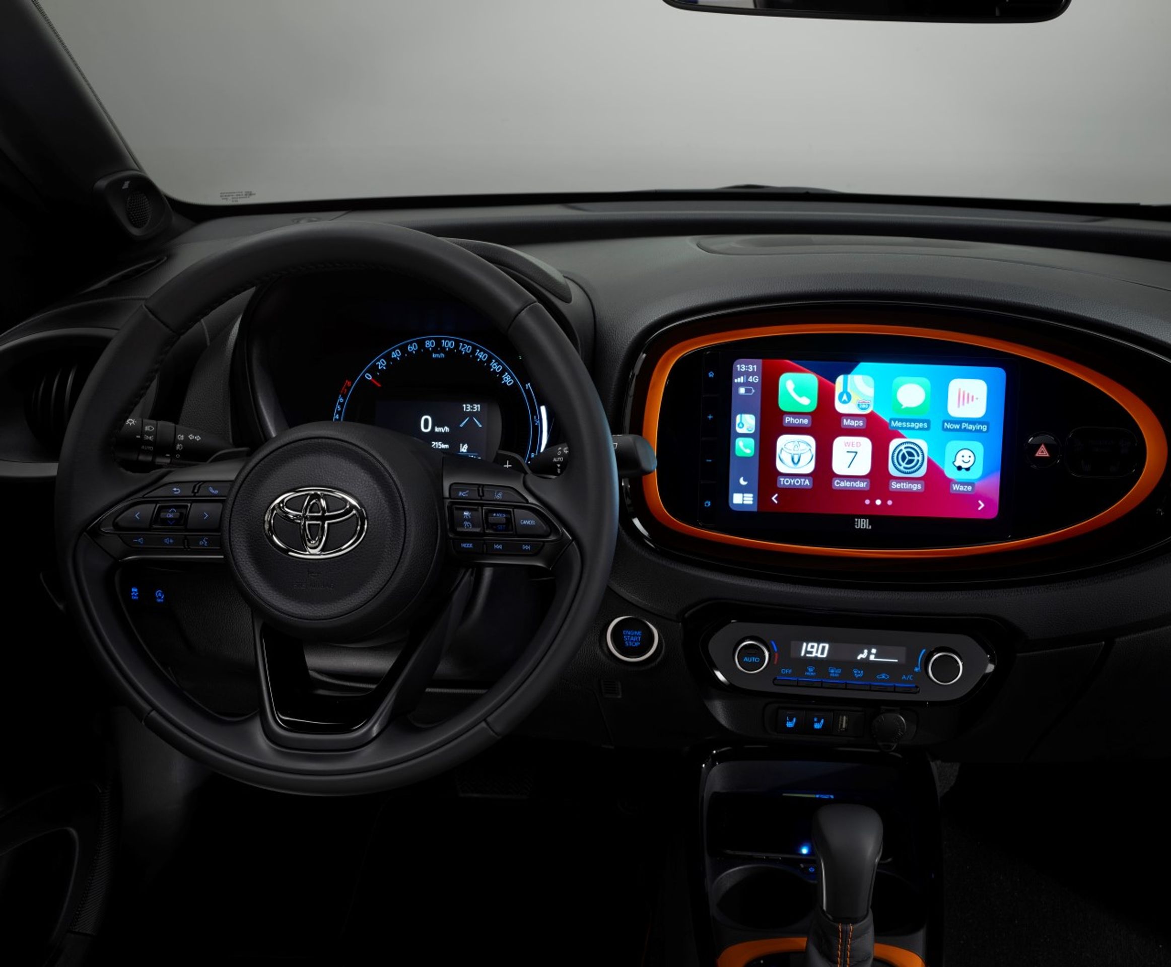 Toyota Aygo X - Maličký crossover Toyota Aygo X (11/22)