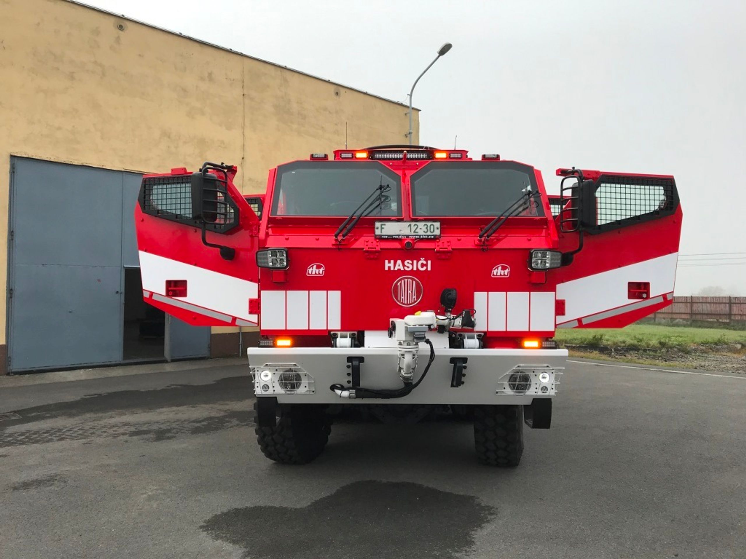 Speciály Tatra CZS 40 Titan budou sloužit u záchranného útvaru hasičů ...