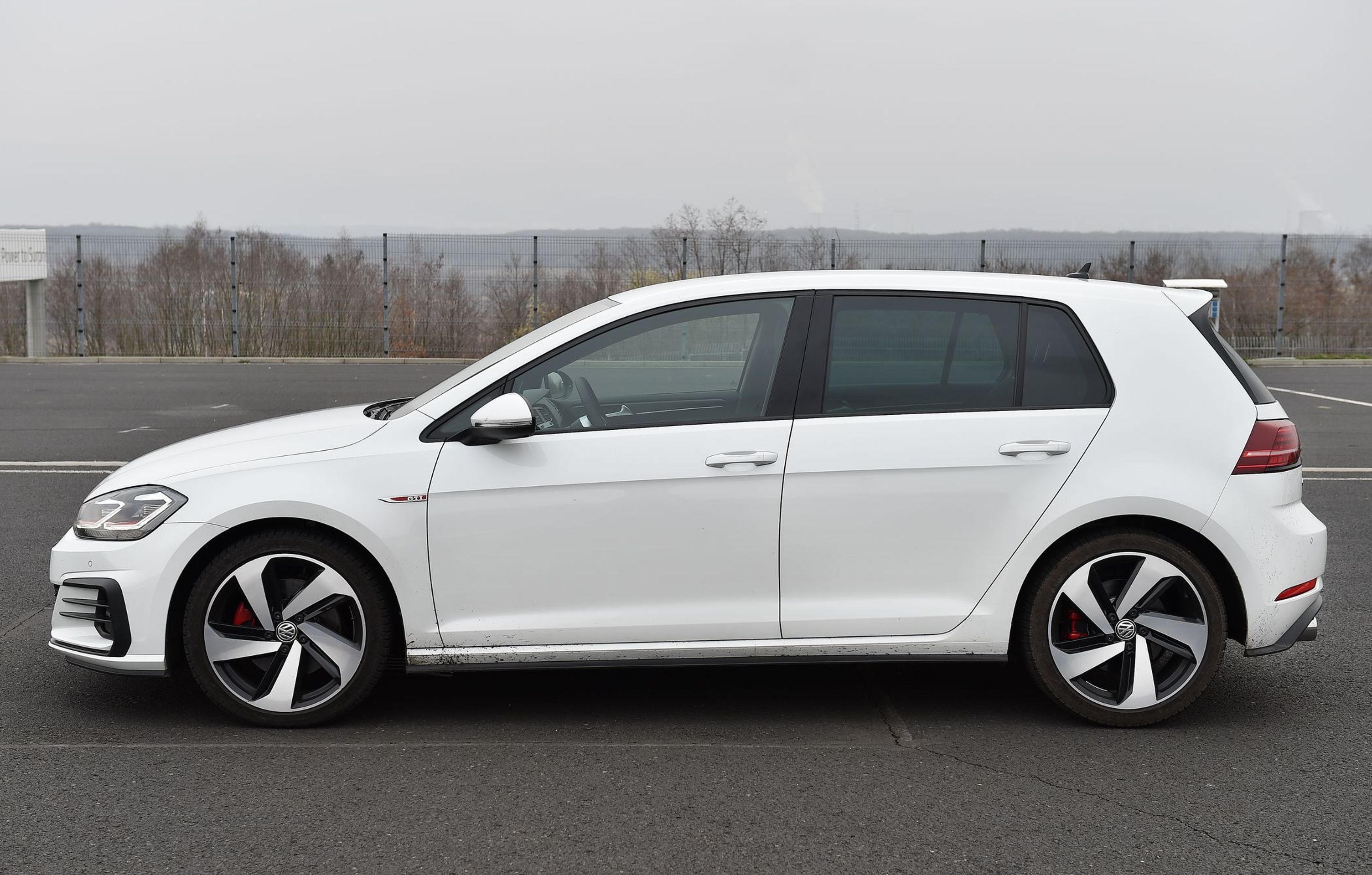 Volkswagen Golf GTI - 16 - GALERIE: Volkswagen Golf GTI (15/19)