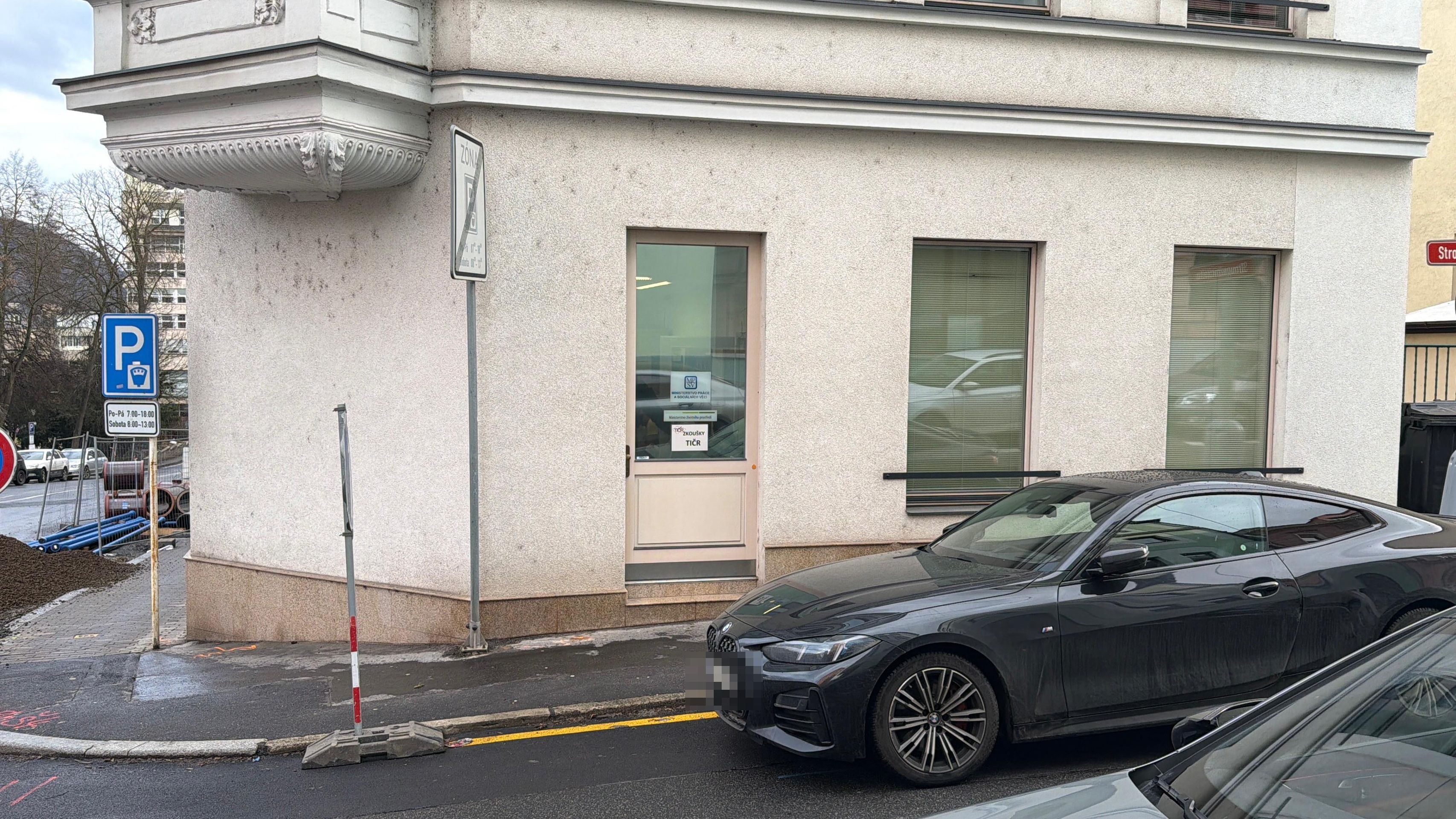 Policejní zásah na Technické inspekci ČR - Policejní zásah na Technické inspekci ČR (1/5)