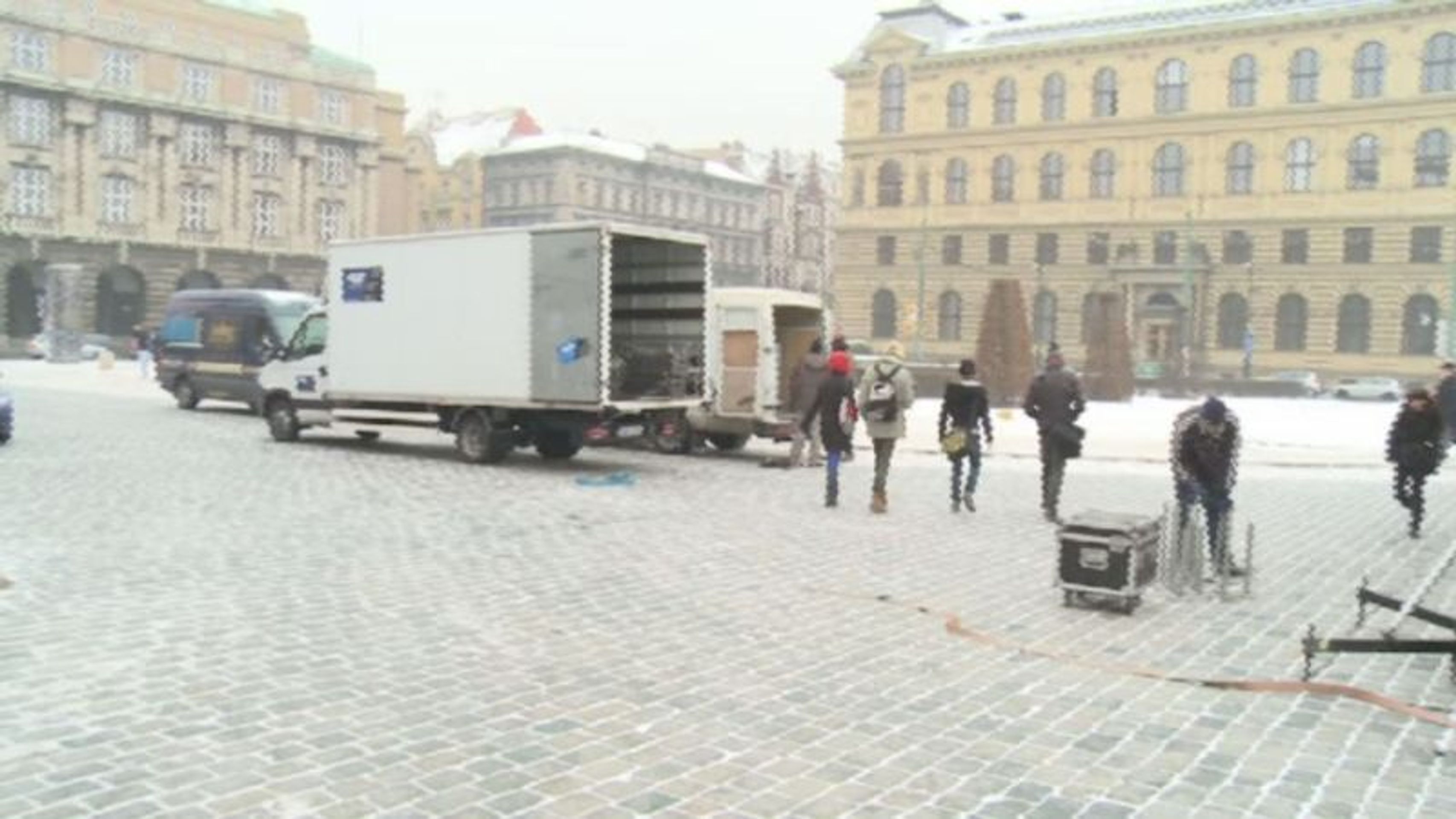Přípravy na venkovní vysílání Televizních novin - 2 - GALERIE: Přípravy na venkovní vysílání Televizních novin (6/7)
