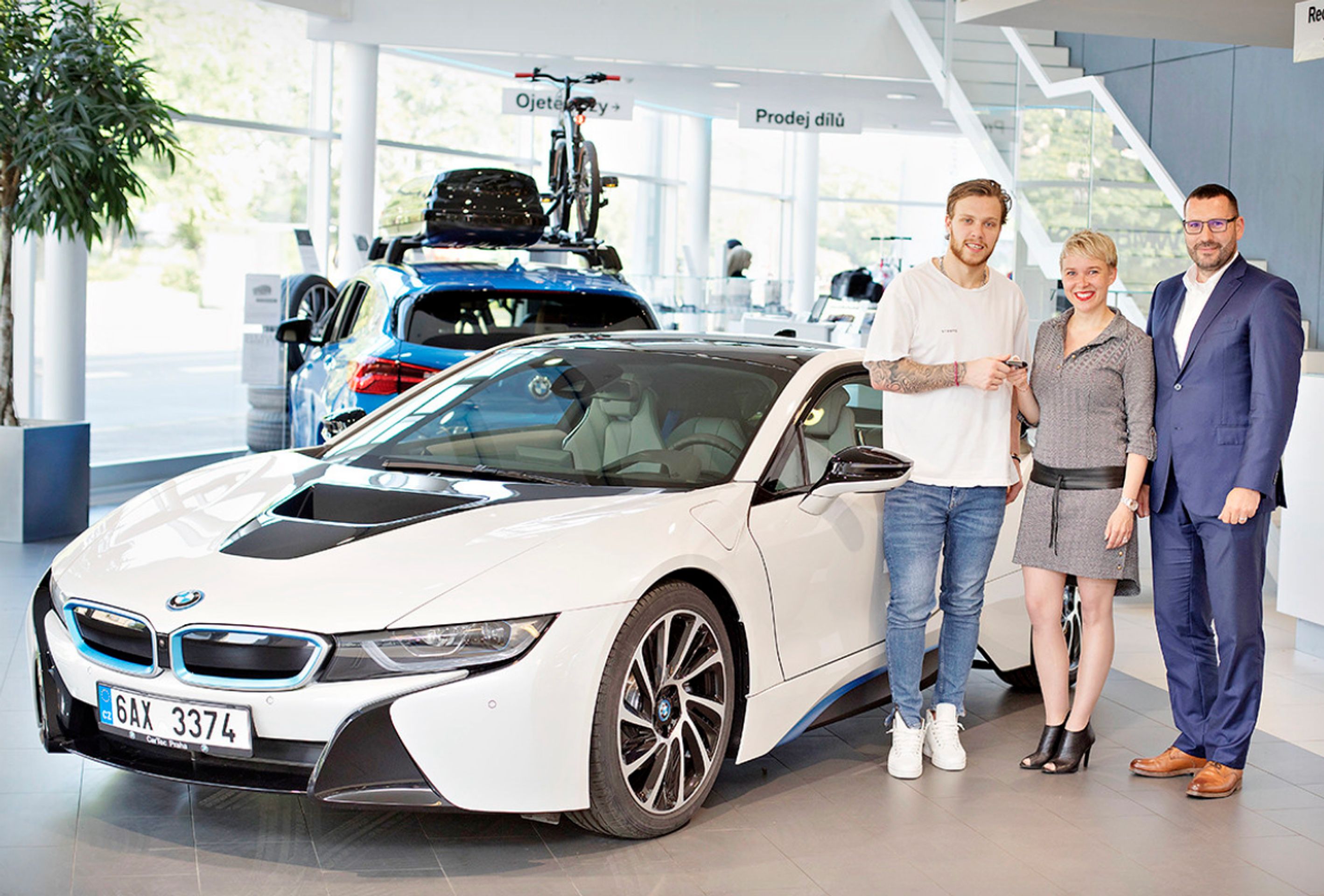 David Pastrňák a jeho BMW i8 - Fotogalerie: David Pastrňák a "jeho" BMW i8 (2/5)