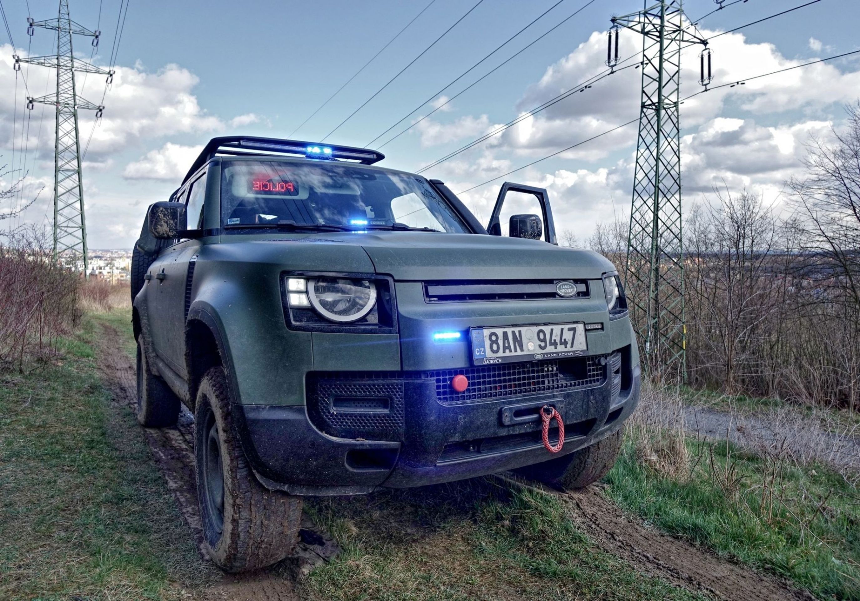 Land Rover Defender 110 upravený pro bezpečnostní složky - 33 - Fotogalerie: Speciální landrover pro bezpečnostní složky (3/18)