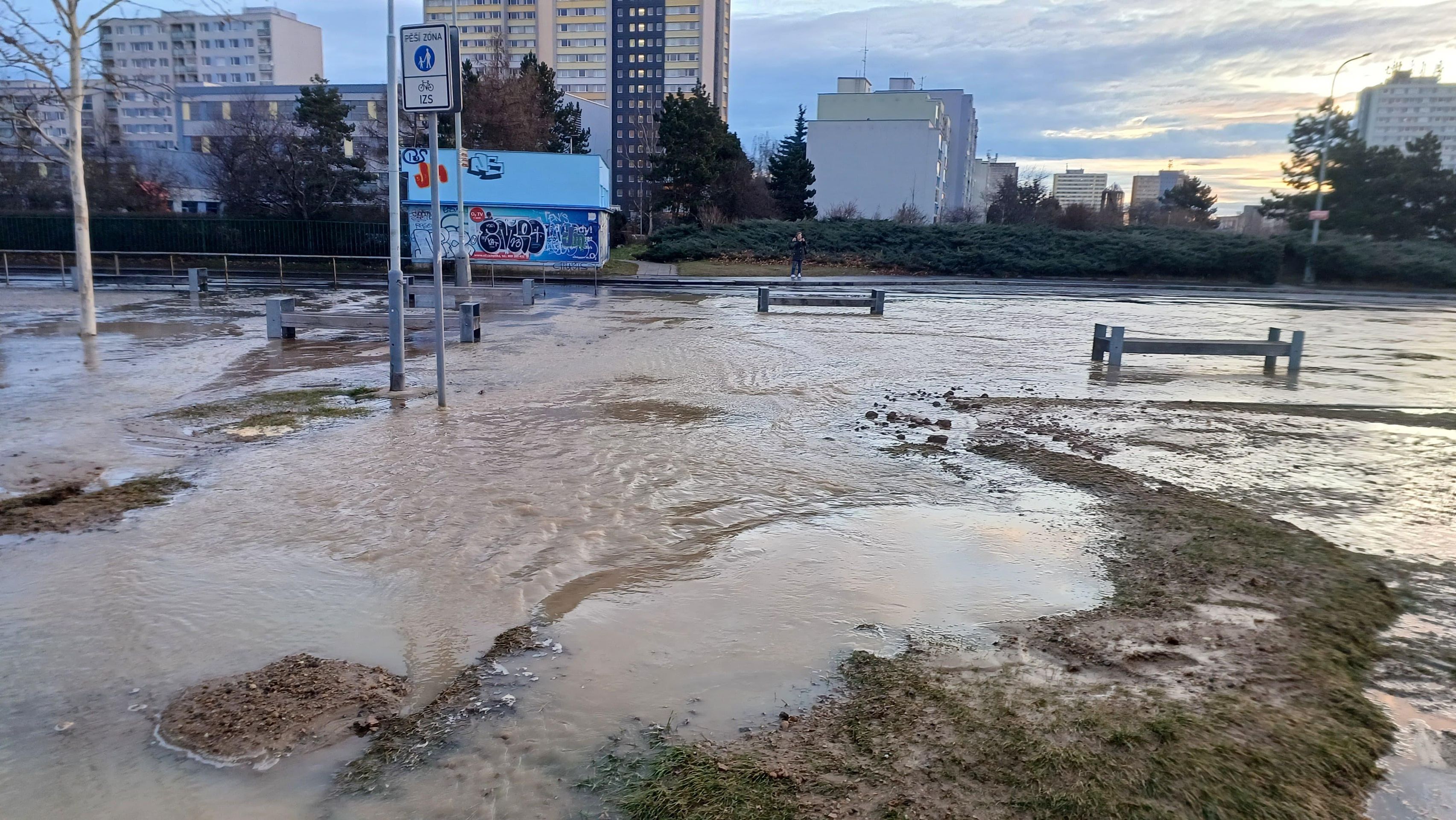 Zaplavená ulice U Modré školy - Zaplavená ulice U Modré školy (8/10)