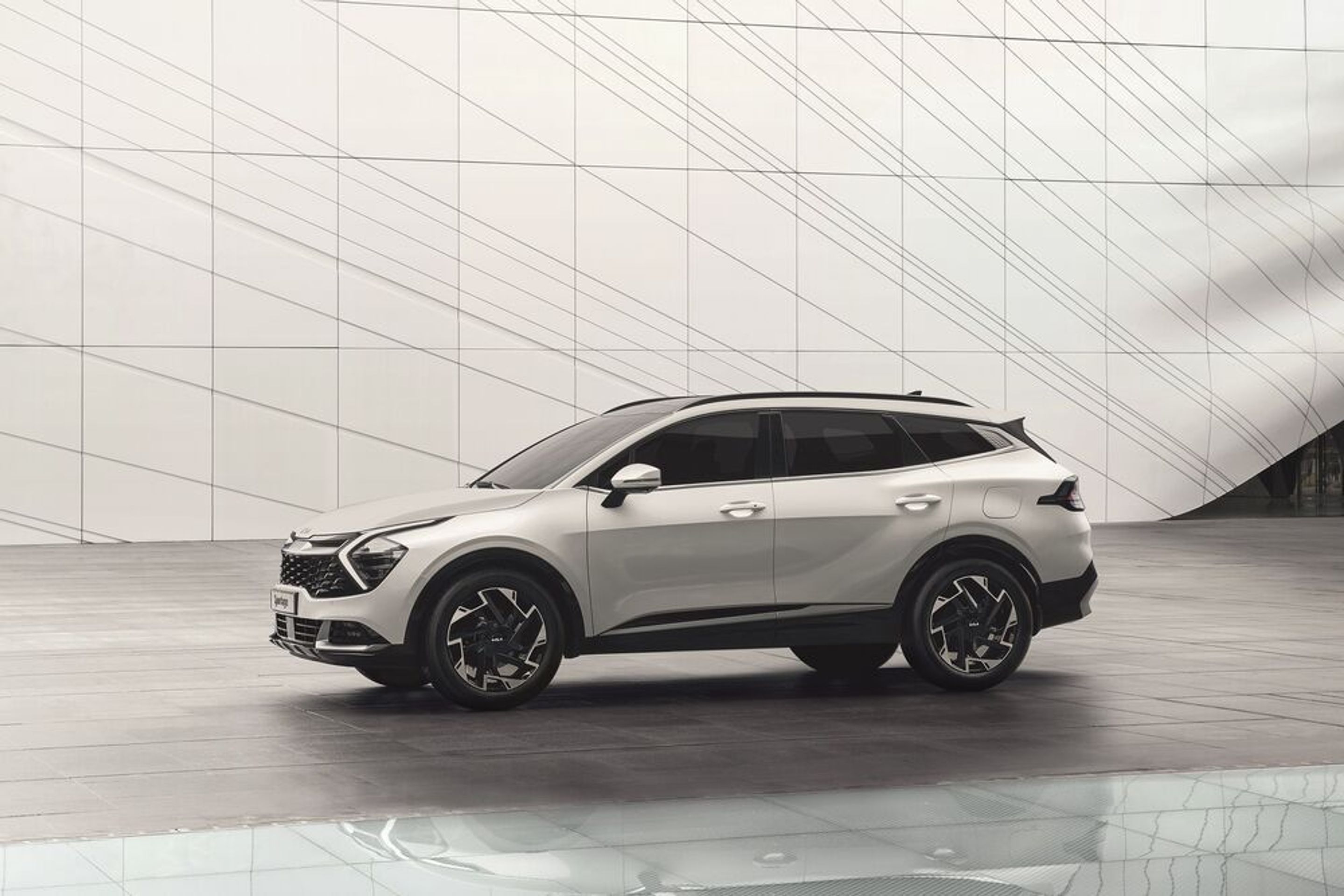 Pátá generace SUV Kia Sportage - 12 - Fotogalerie: Kia ukázala novou podobu SUV Sportage (2/7)