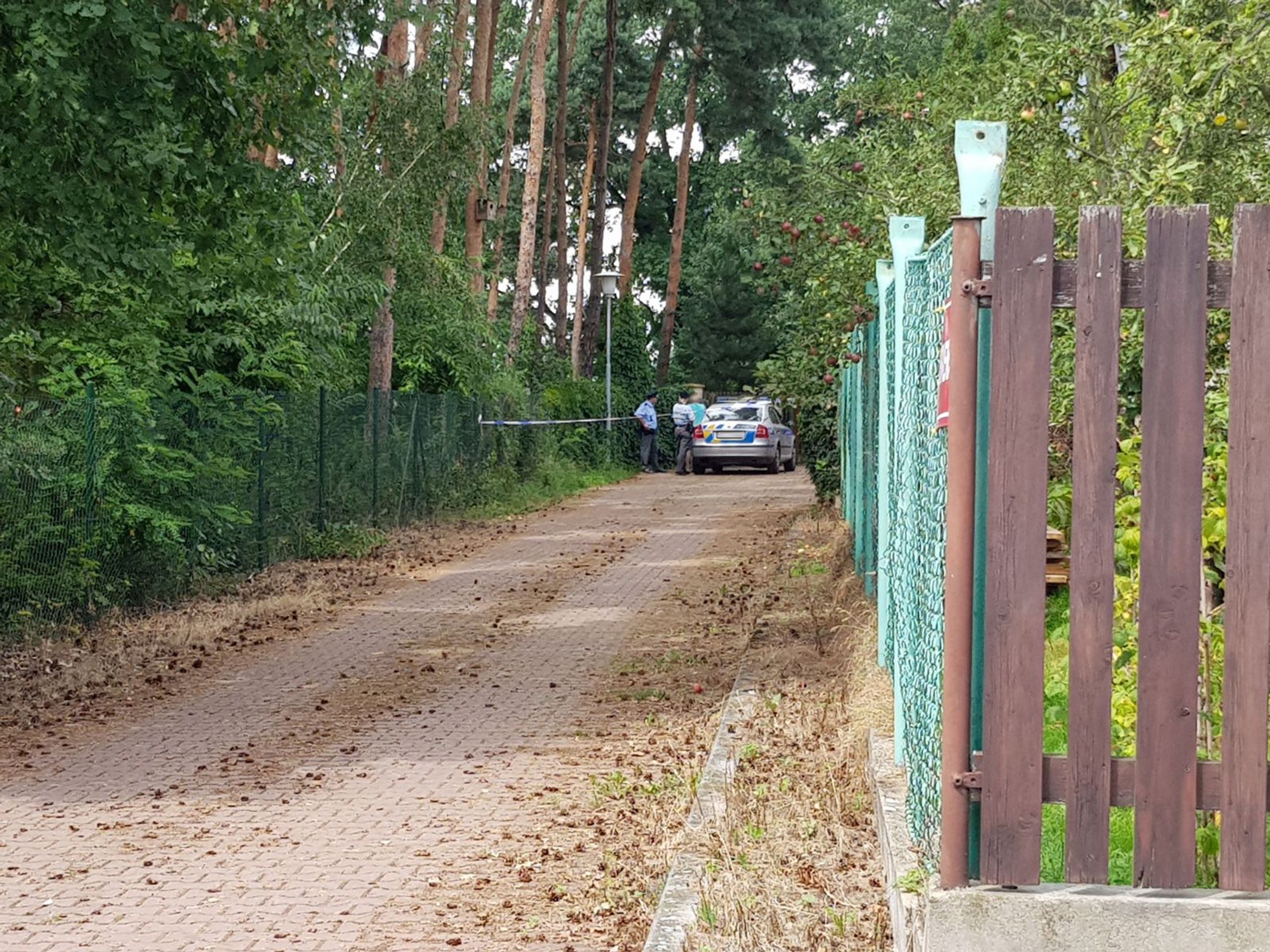 Pád dítěte z okna v Borku - 2 - GALERIE: Pády dívek z oken ve Slaném a v Borku (5/6)