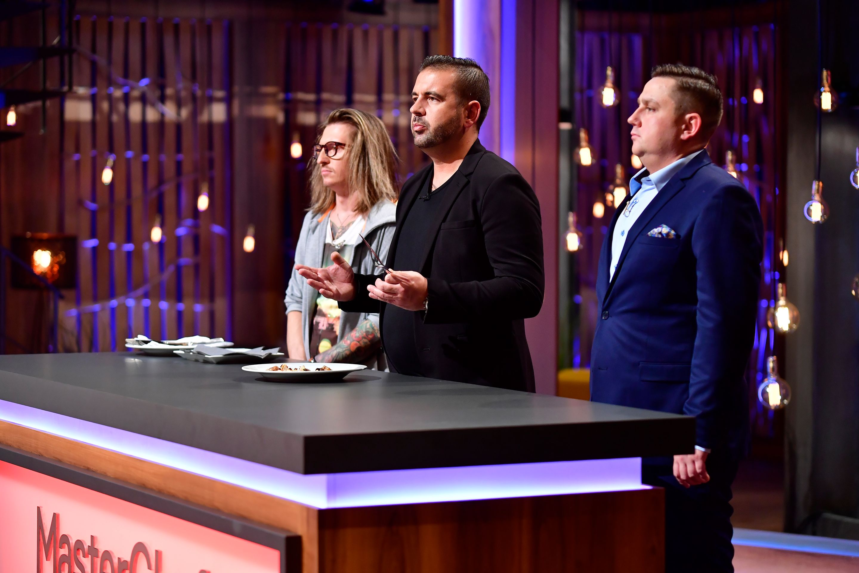MasterChef Česko: Bodyguard Aleš zkoušel vyděsit porotu svaly i výhrůžkami! - 2 - GALERIE: MasterChef Česko - Bodyguard Aleš zkoušel vyděsit porotu svaly i výhrůžkami! (1/8)