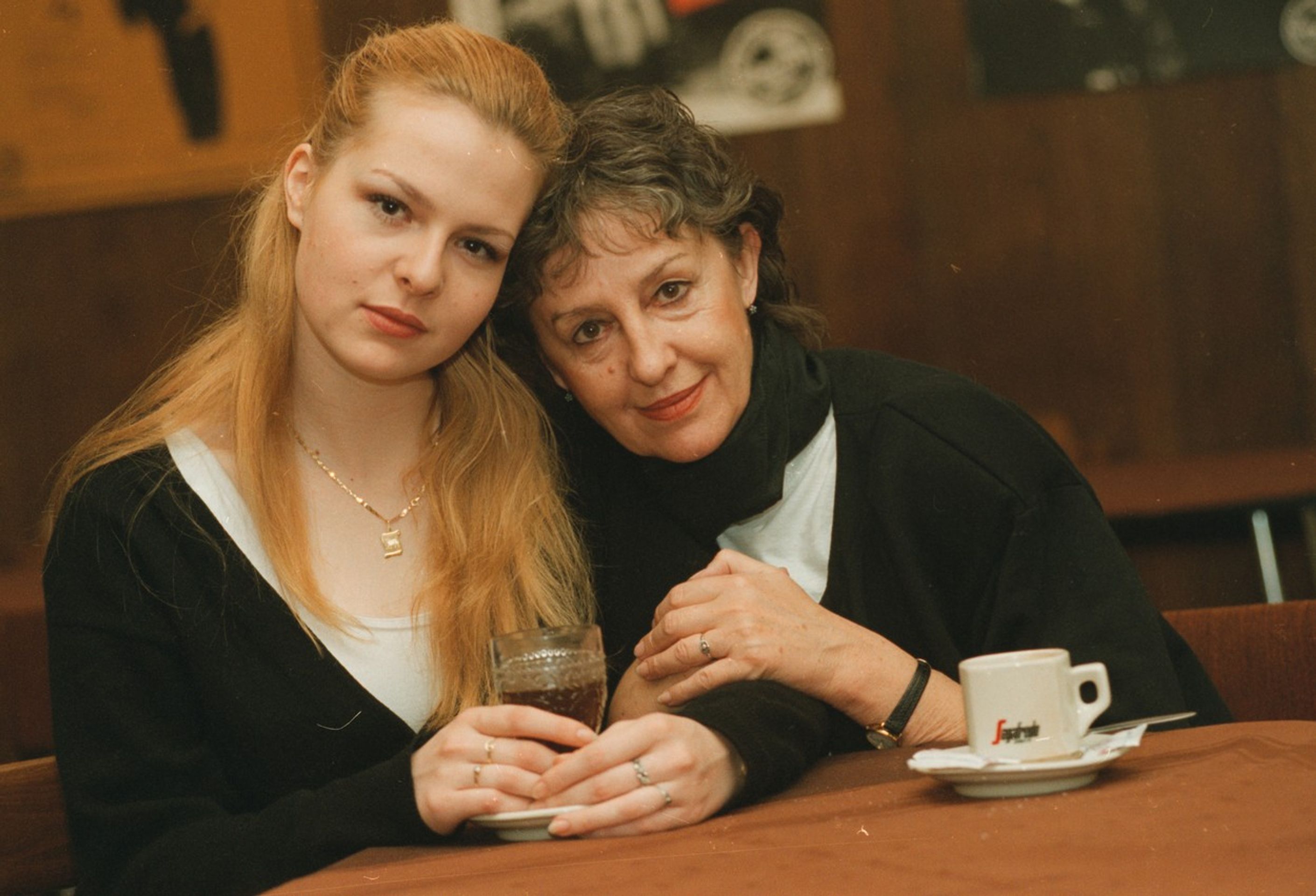 Nina Divíšková s dcerou - 1996 - GALERIE: Nina Divíšková (1/8)