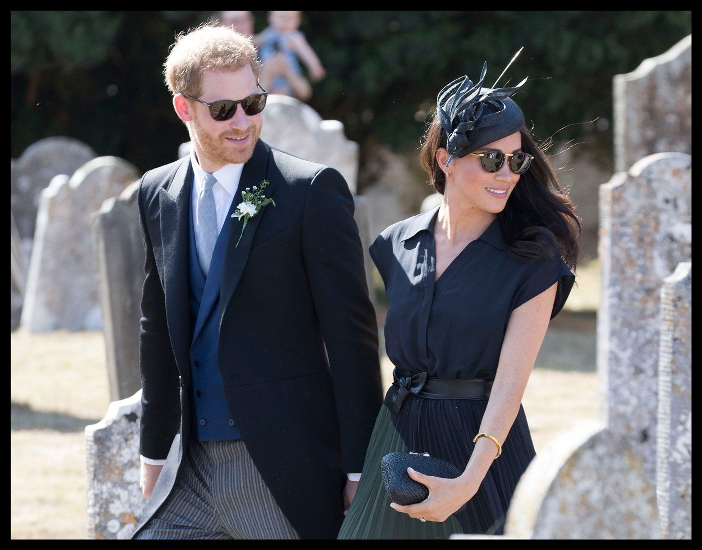 Meghan a Harry na svatbě přátel - 3 - GALERIE: Meghan a Harry na svatbě přátel (1/3)