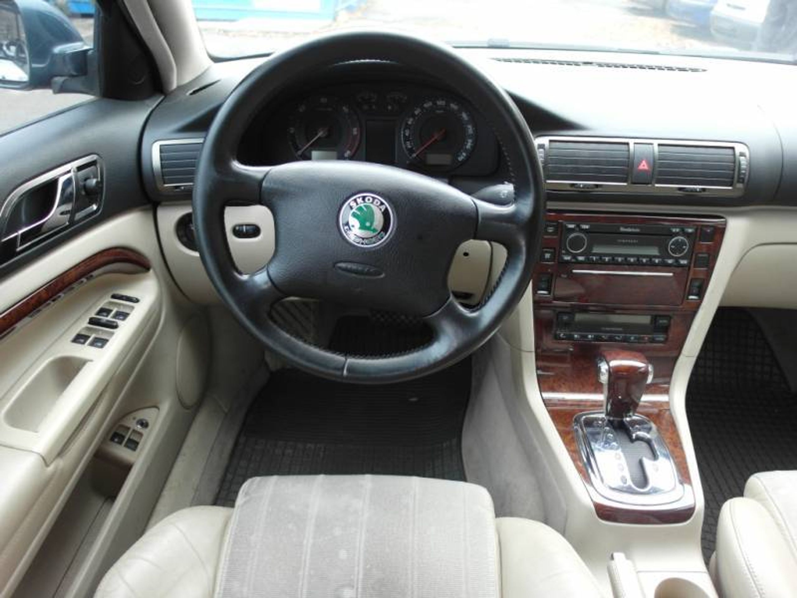 Škoda Superb 2,5 TDi - 4 - GALERIE: Škoda Superb 2,5 TDi (4/4)