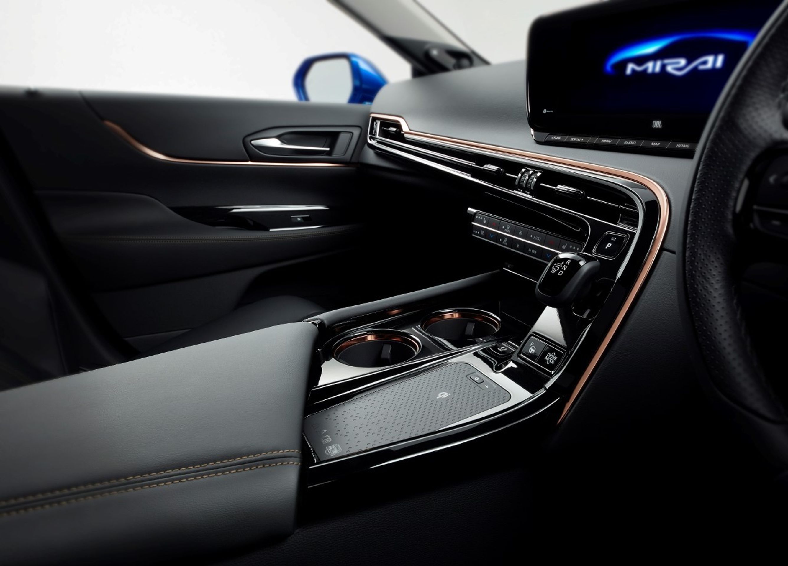 Toyota Mirai druhé generace - 17 - Fotogalerie: Nová podoba vodíkové Toyoty Mirai (8/9)